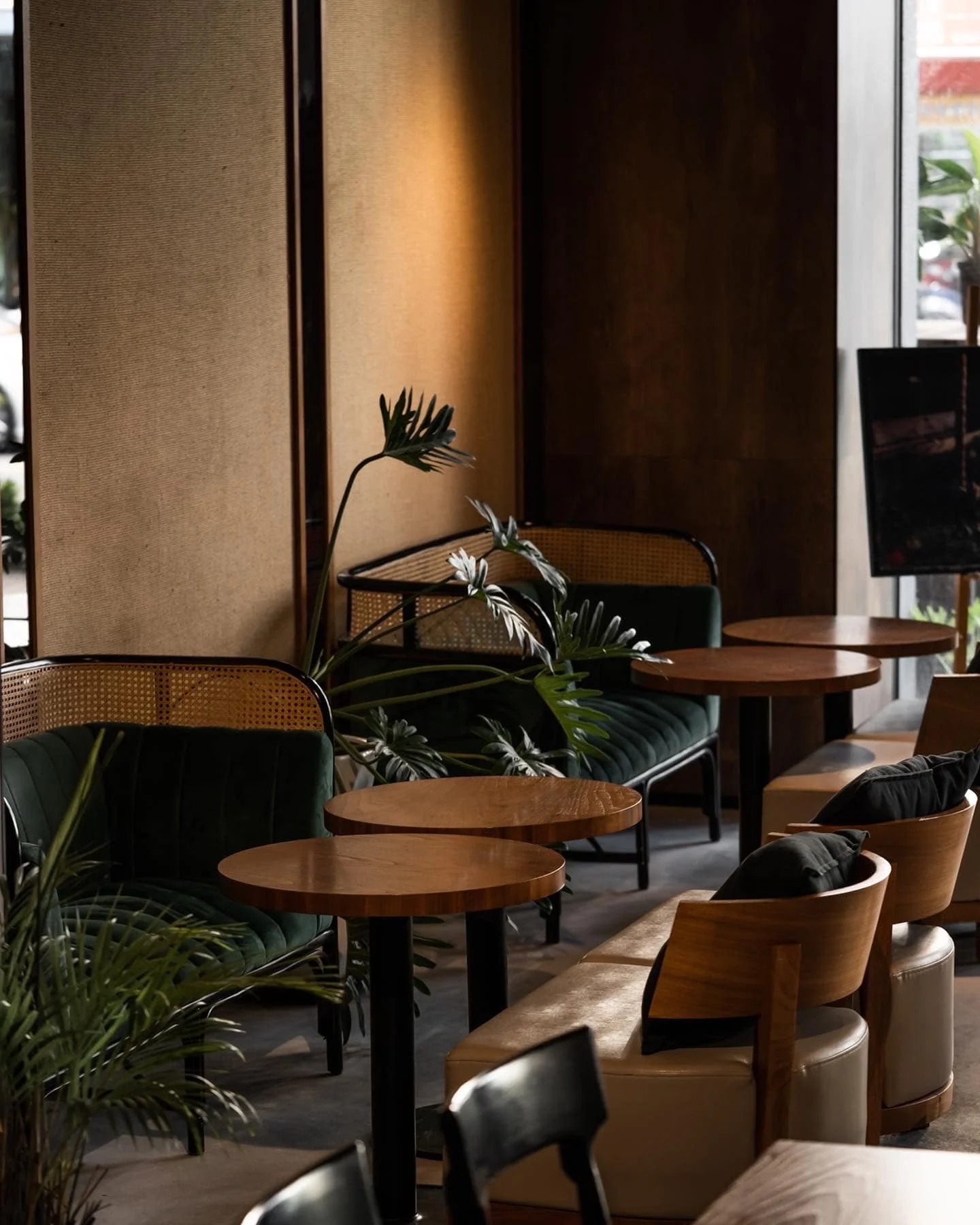 atc-cafe-taichung-seat-area-sofa.JPEG
