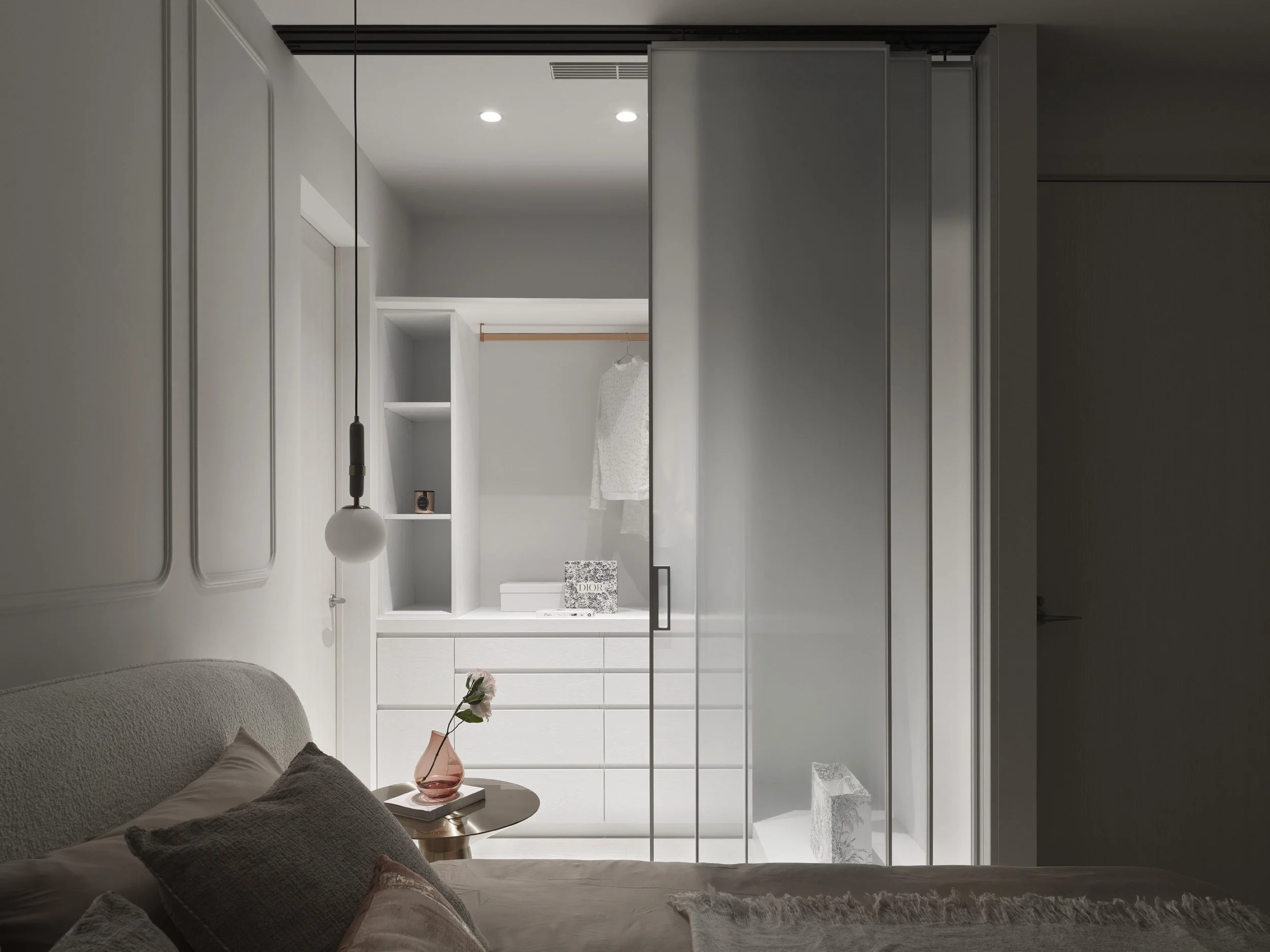 house-h-dalai-closet.jpg
