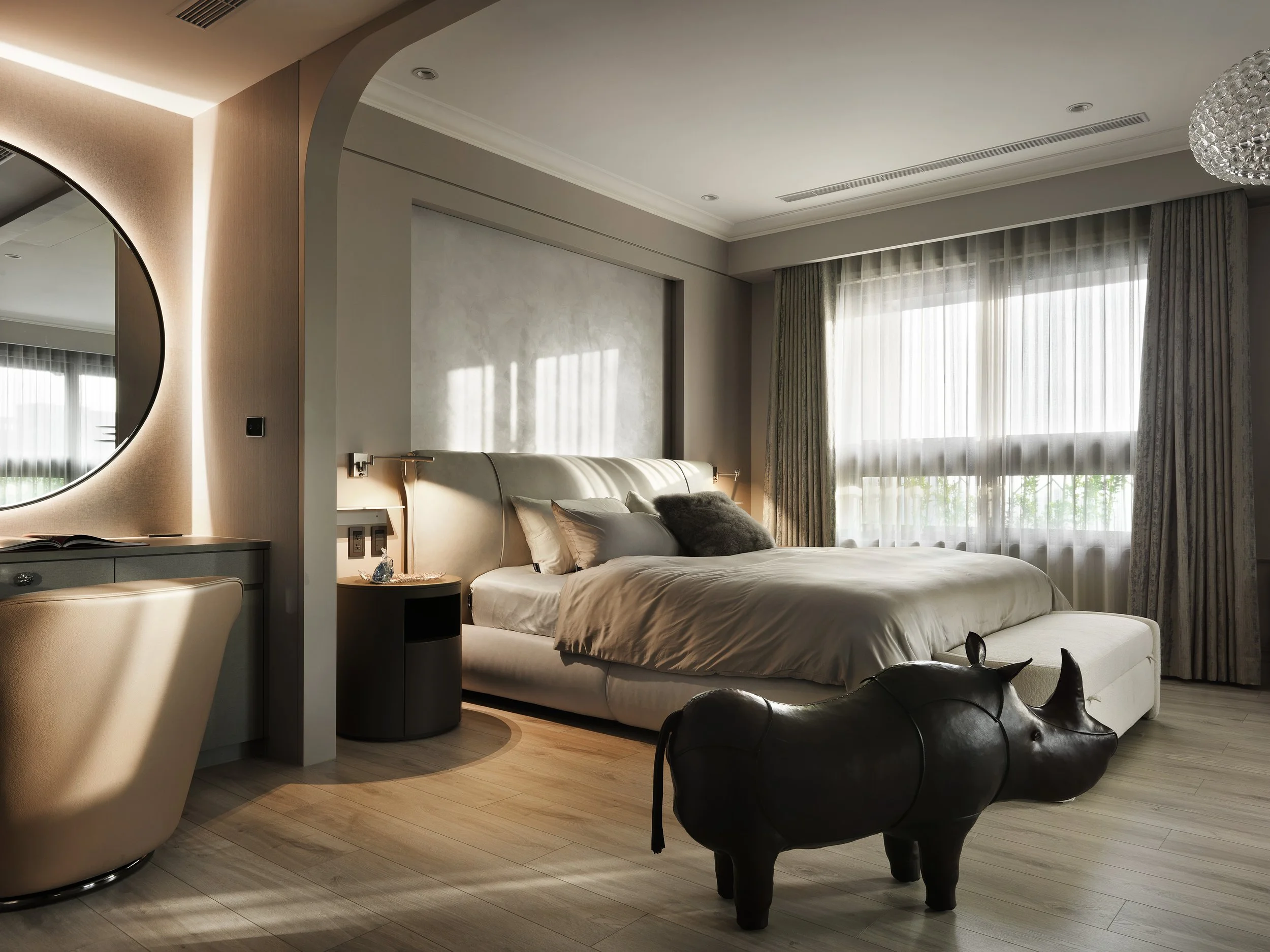 the-collector's-pause-treasure-dragon-bedroom2.jpg
