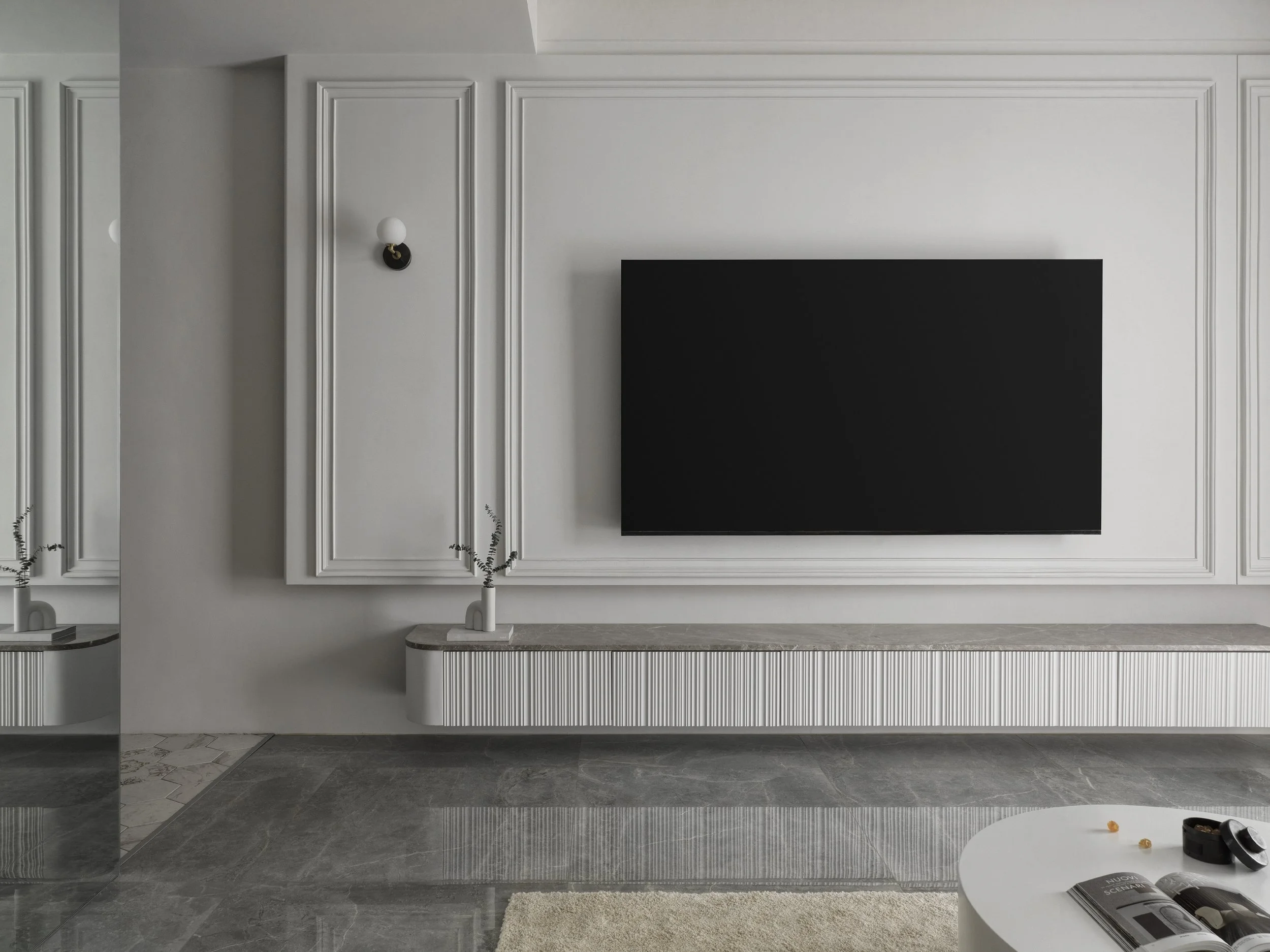 house-h-dalai-tv-wall.jpg
