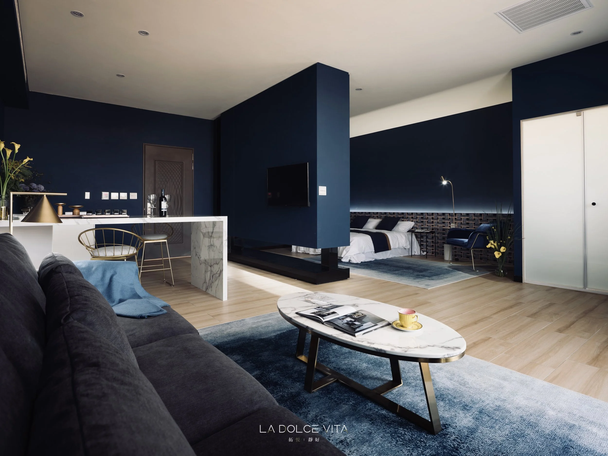 art-hotel-taichung-suite-overview.jpg