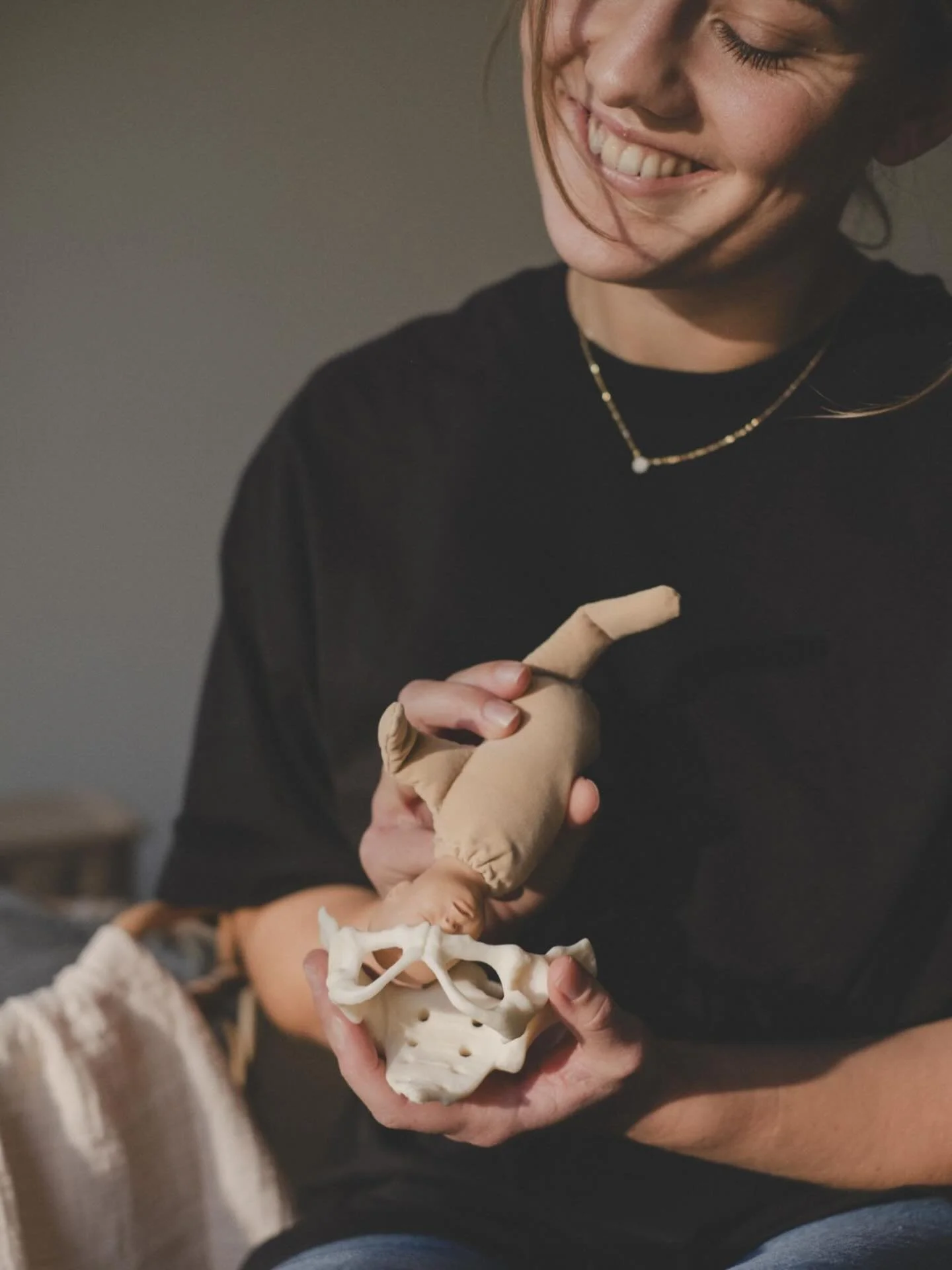 FEEL THE MOMENT.

Es ist so sch&ouml;n, wenn Fotos einfach wie von selbst entstehen d&uuml;rfen. Ohne Druck, viel Planung und Anleitung.

Wenn Neugierde, Freude und Leichtigkeit zusammenspielen und die Intuition f&uuml;hren darf, kann mehr entstehen 