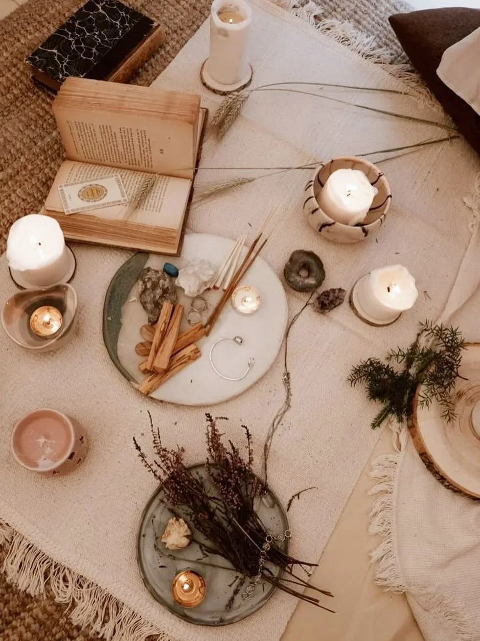 🌕✨Aries Full moon Gathering✨🌕

Luned&igrave; 6 Ottobre 
19.30-21.30 su Zoom

🌕 Sotto la Luna Piena in Ariete, asciamo andare il passato ed entriamo in un nuovo ciclo, un nuovo capitolo ed una nuova prospettiva. 
In cui sperimentare ci&ograve; che 