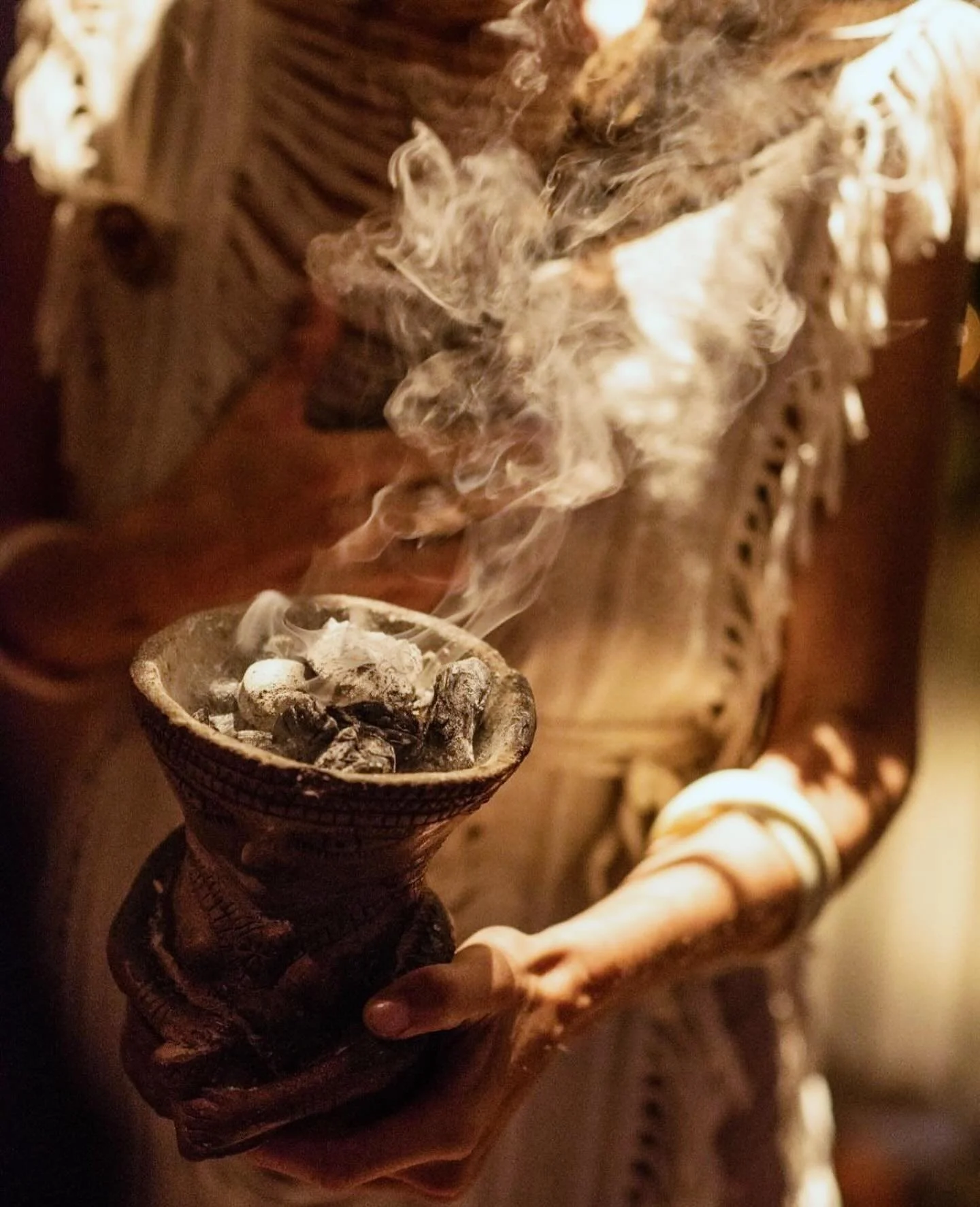 ✨🌑 LIBRA NEW MOON GATHERING — Mancano pochi giorni! ✨
La Luna Nuova in Bilancia si avvicina, portando con sé un nuovo inizio, una chiamata a ristabilire equilibrio e autenticità nelle relazioni.
È un momento prezioso per