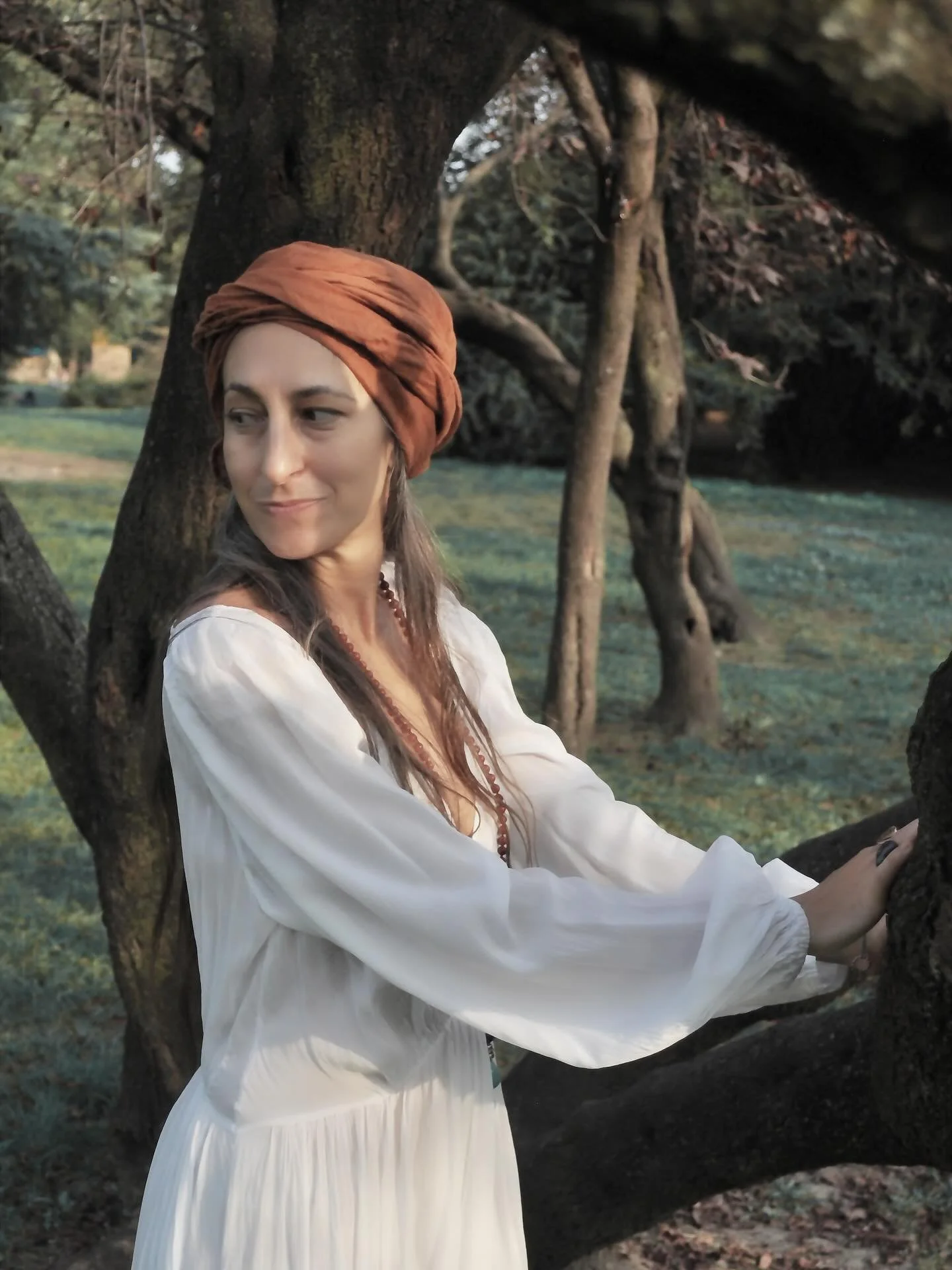 Ti invito ad un Cerchio virtuale di 2 ore, dedicato alla Luna Nuova in Sagittario.
Questa Luna Nuova in Sagittario &egrave; una soglia:
Ci chiede di guardare con sincerit&agrave; il divario tra i nostri sogni e la realt&agrave;, e allo stesso tempo d