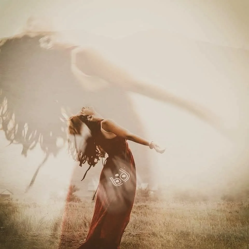 Sat Nam ,

la prossima settimana entriamo in un doppio portale: Eclissi Solare con Luna Nuova e inizio dell&rsquo;Anno del Cavallo di Fuoco.

Un tempo per scegliere chi vuoi essere quando il ritmo accelera.
Un tempo per allineare intenzione e azione.