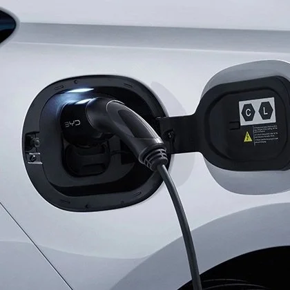 BYD M6 ชาร์จ