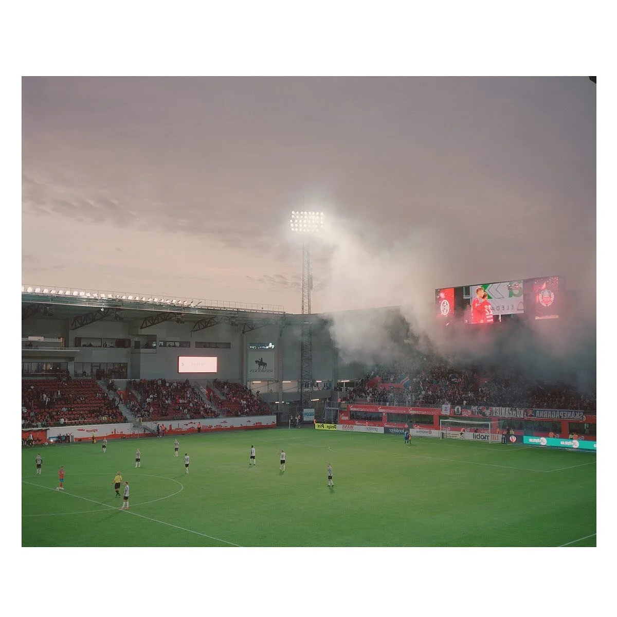 Surrounded by disappointment.
.
Olympia, Helsingborg
29. August 2023
Helsingborg IF v. Landskrona BoIS (1-2)
Superettan
.
Plaubel Makina 67
Kodak Portra 400
.
#olympia #hif #helsingborg #landskronabois #superettan #svenskfotboll #fotboll #sk&aring;ne
