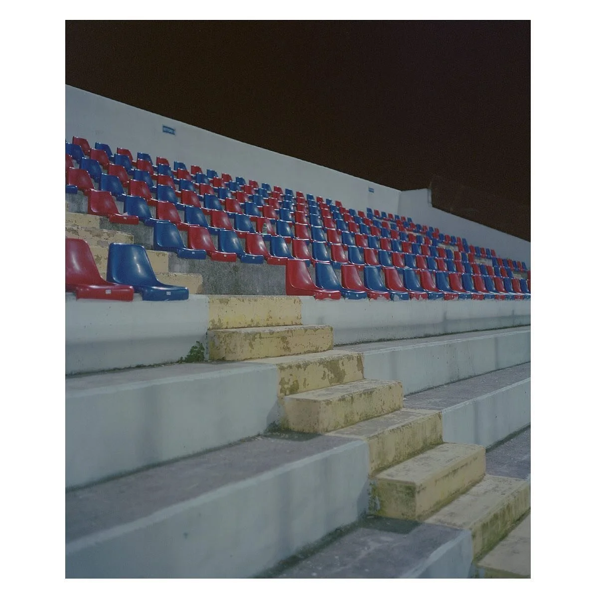 Rossobl&ugrave;
.
16. October 2023
Stadio Alberto Pinto
Casertana FC v. US Avellino (0-2)
Serie C, Girone C
.
Plaubel Makina 67
Kodak Portra 400
.
#casertana #caserta #fccasertana1908 #stadioalbertopinto #albertopinto #seriec #calcio #calcioitaliano 