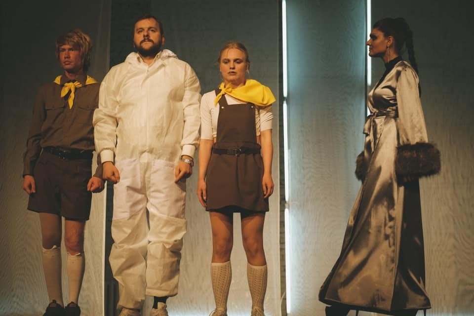 radiohamlet9.jpg