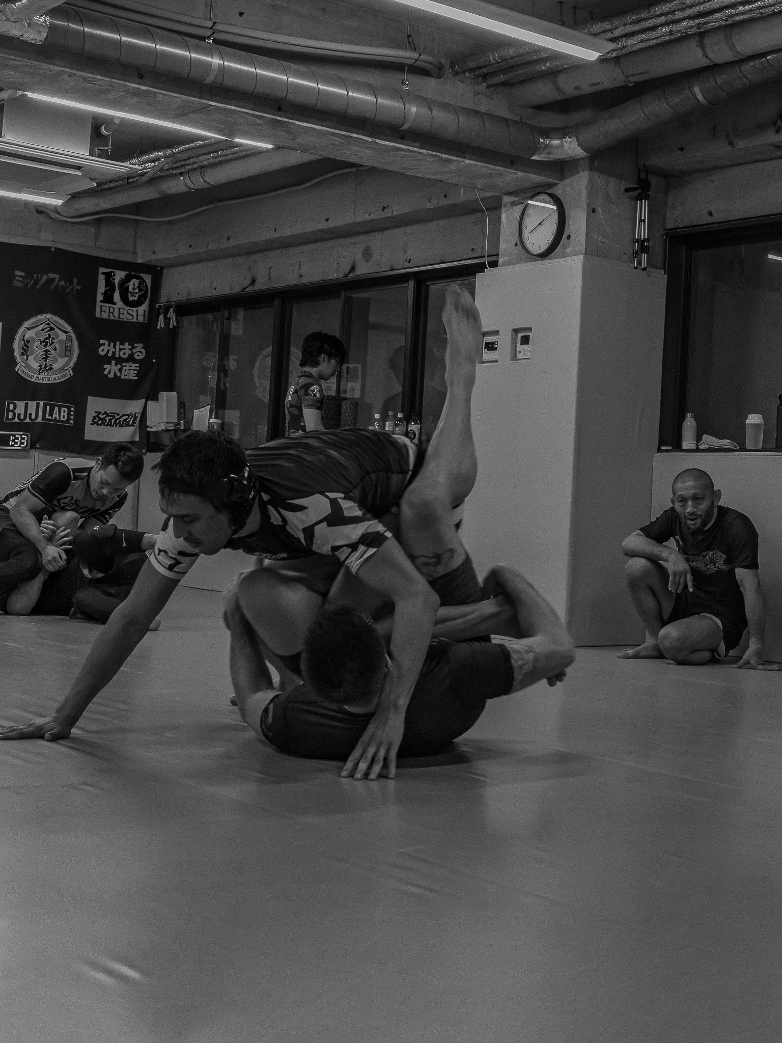 Live grappling exchange during training at Imanari Jiu-Jitsu in Tokyo, Japan