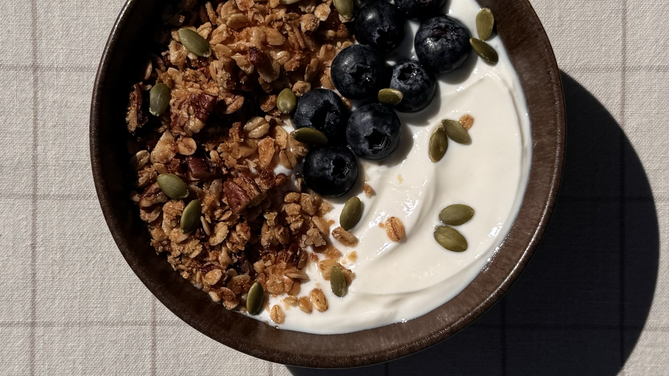Granola & Yoghurt Bowl