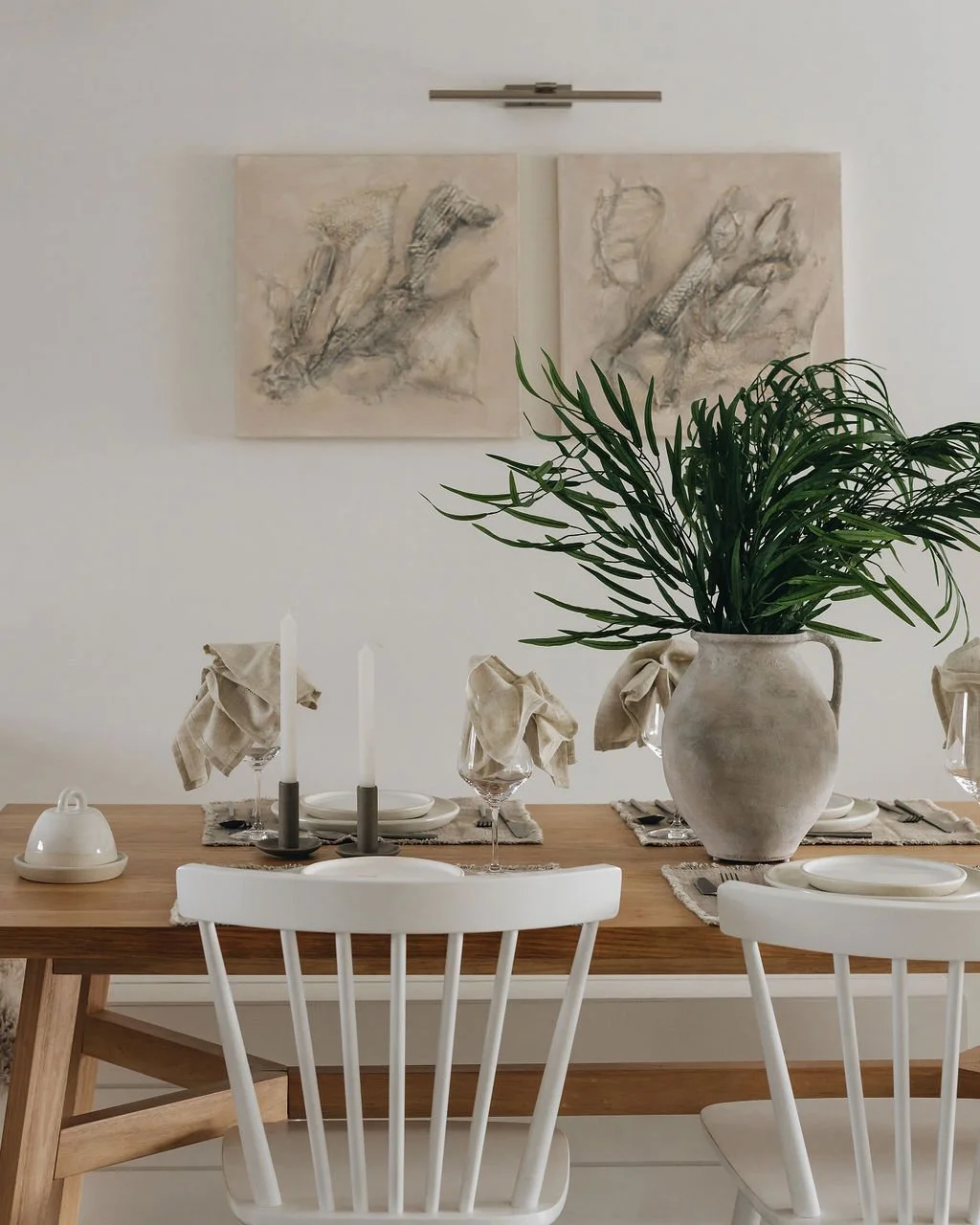 Salle a manger neutre intemporelle bois.jpg