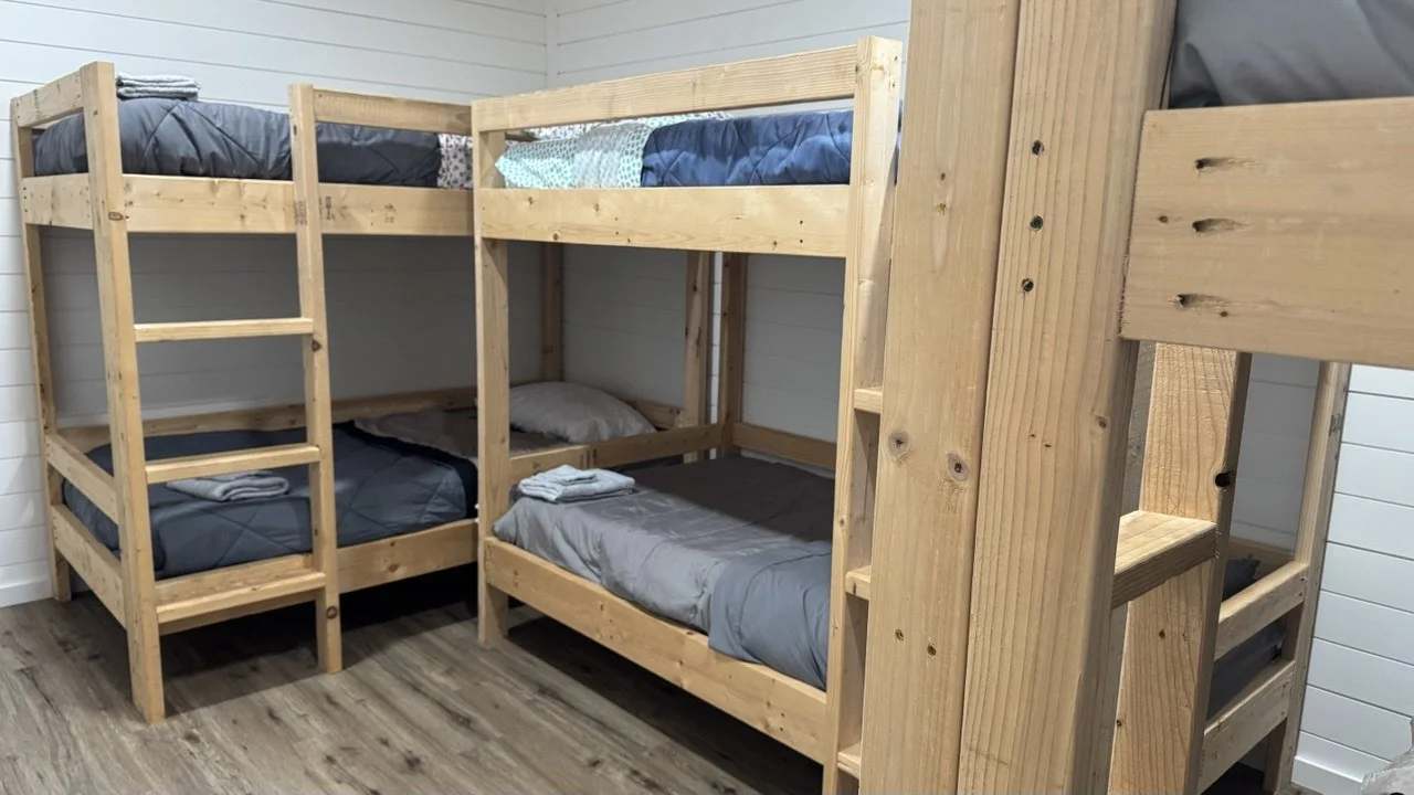 beds cabin  tree 2025-11-01 23.23.18.jpg