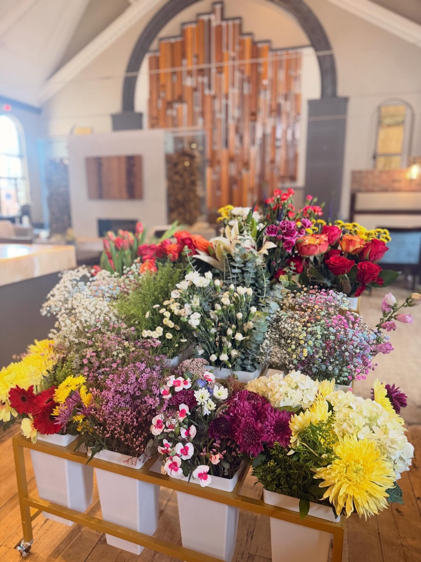 🌺 🌹 🌼 We canNOT wait to see everyone TONIGHT in the clubhouse 4P -7P while supplies last!!!!

💐 💐💐💐💐💐💐💐💐💐💐💐💐💐💐💐💐