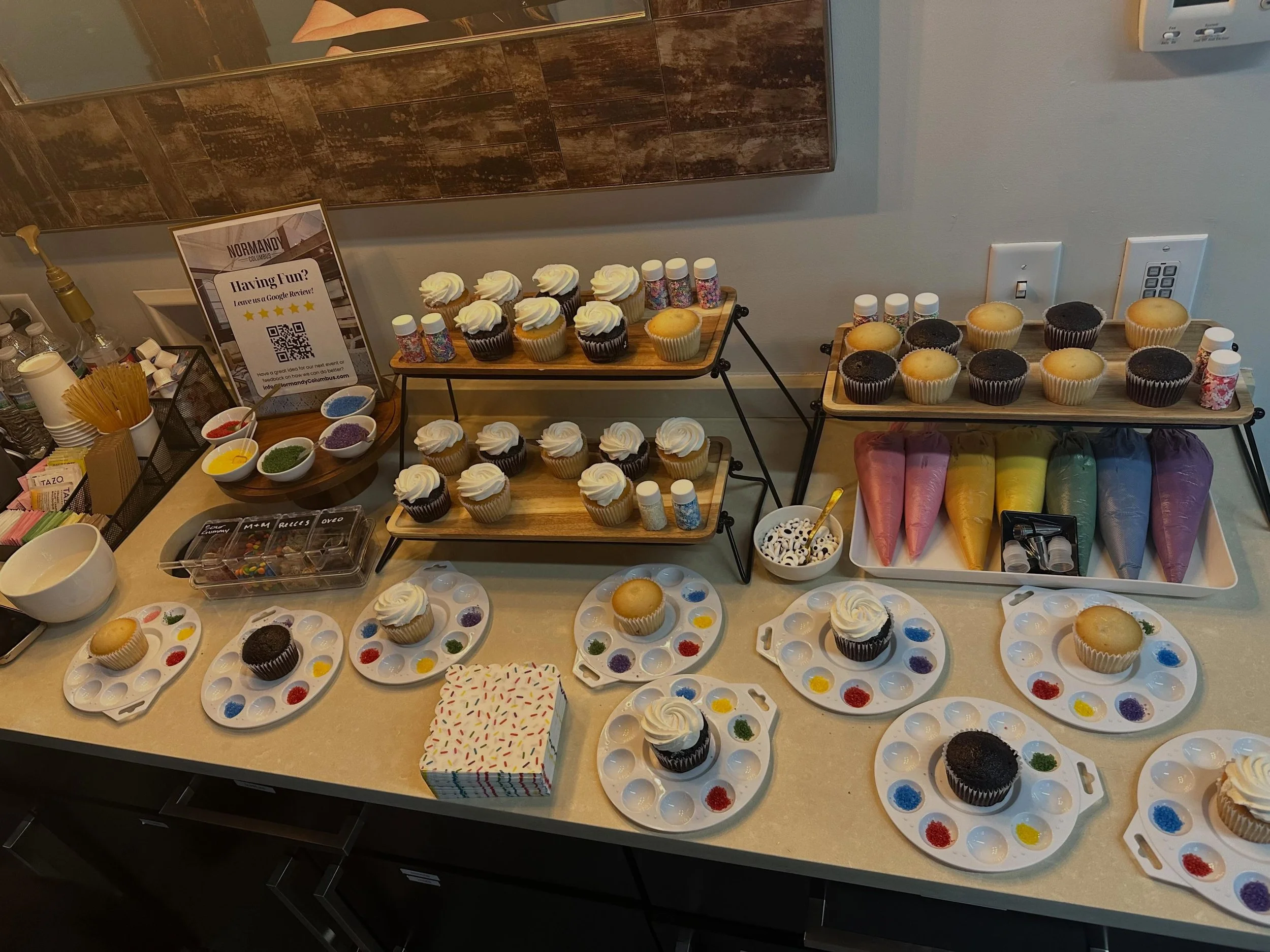 Stop by the Leasing Office and show off your deliciously creative side! 4P -6P 🧁 TODAY