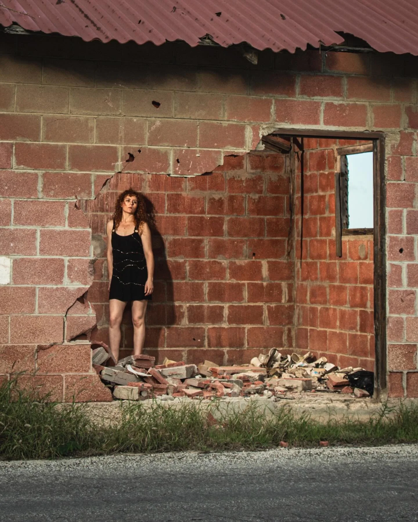 The world is filled with darkness and hate&hellip; 
But wait&hellip;
Have you confronted your own hidden demons first?

💫 🌟 💡 ✨ 

#AuthenticSelf #InnerJourney #PersonalGrowth #FindingStrength #RawMoments #Compassion #SelfDiscovery #HealingJourney 