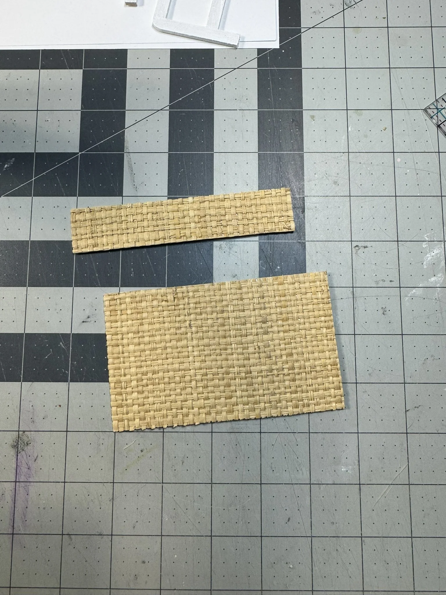 Martin Goes Mini Rattan bed Dollhouse Tutorial (10).JPEG