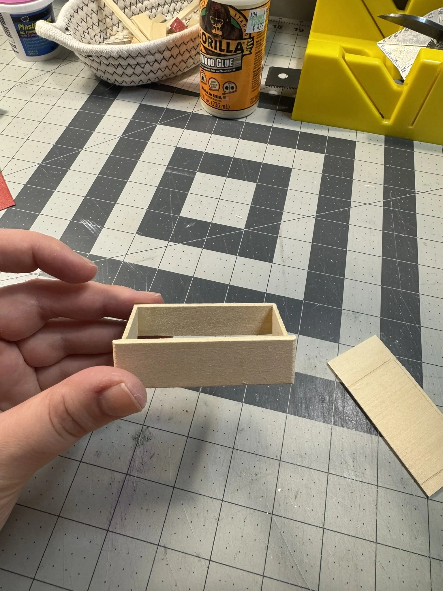 Dollhouse Kitchen Modern Martin Goes Mini (13).JPEG