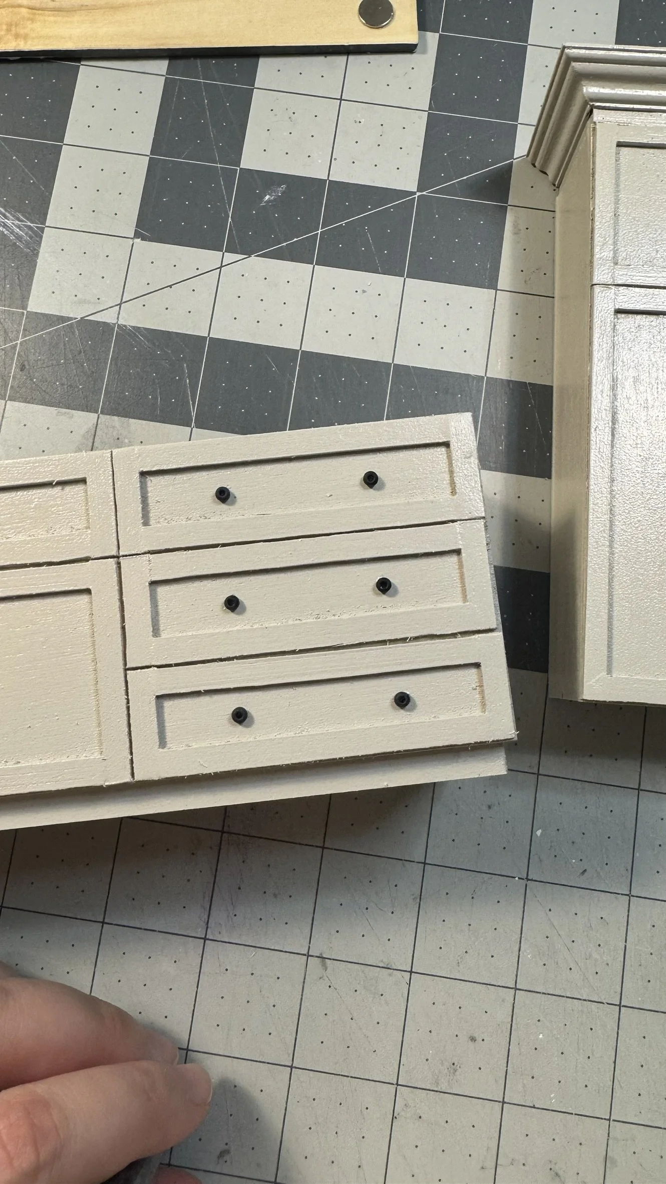 Dollhouse Kitchen Modern Martin Goes Mini (23).JPEG