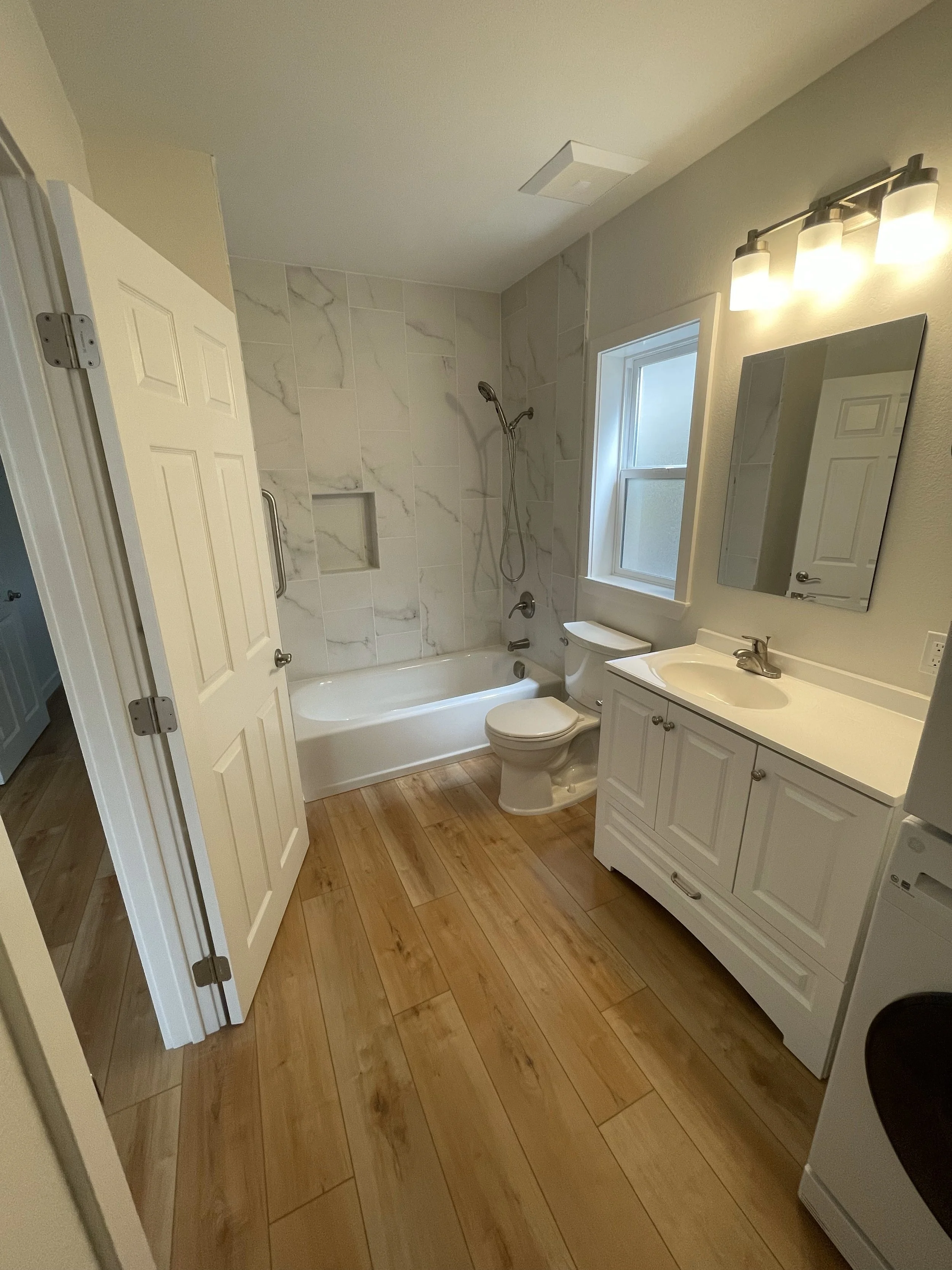 Bathroom1.jpg