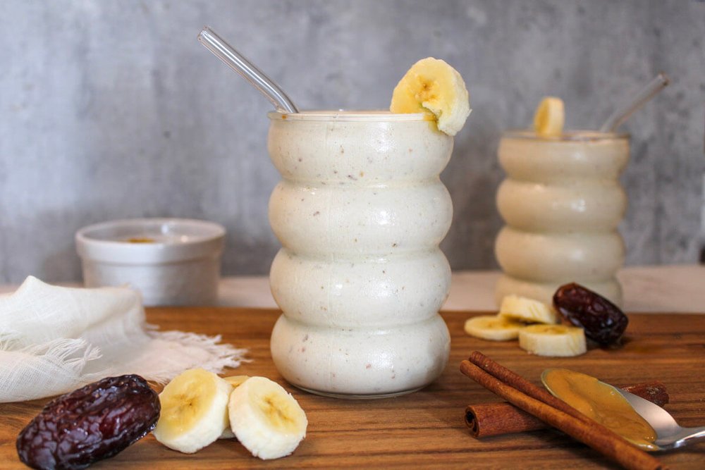 The best banana date smoothie