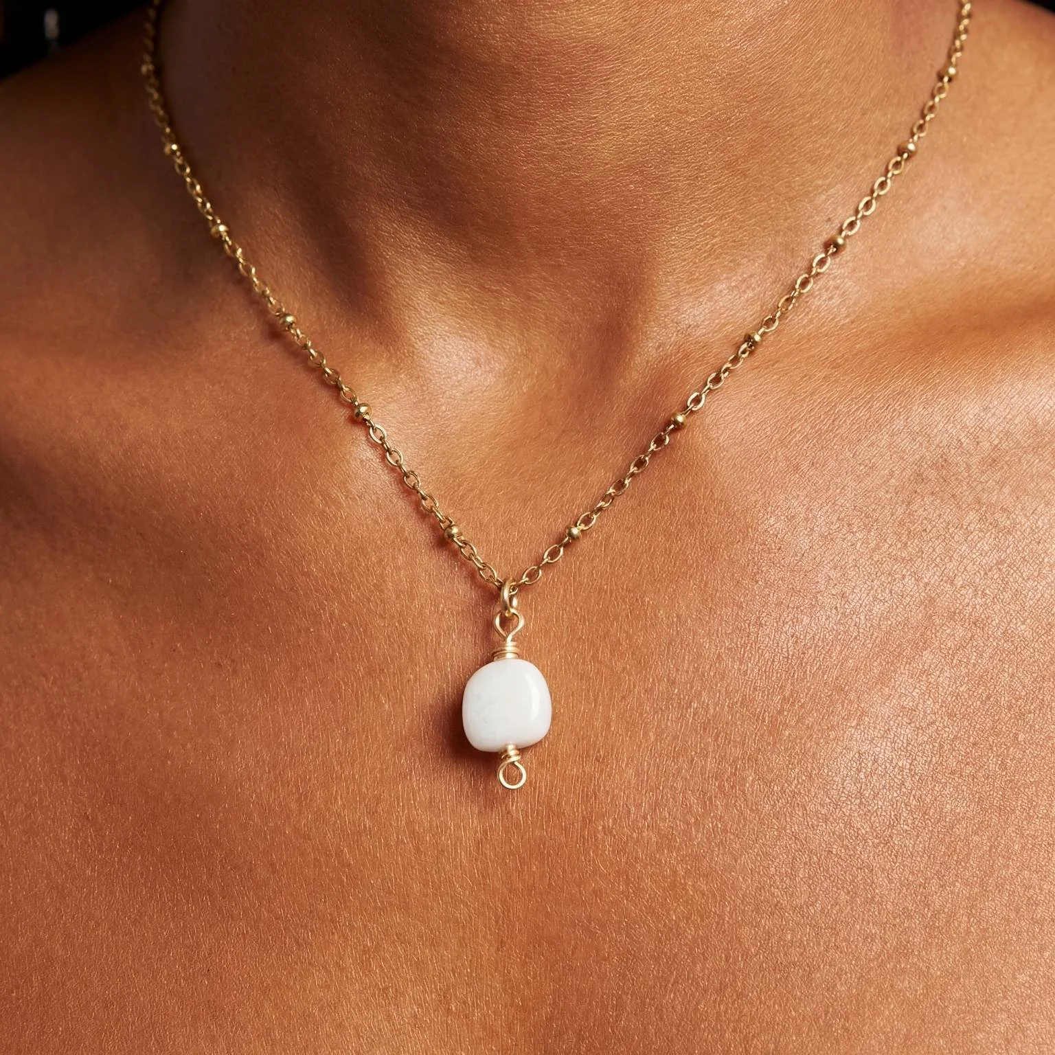 The Rainbow Moonstone Necklace - Gold