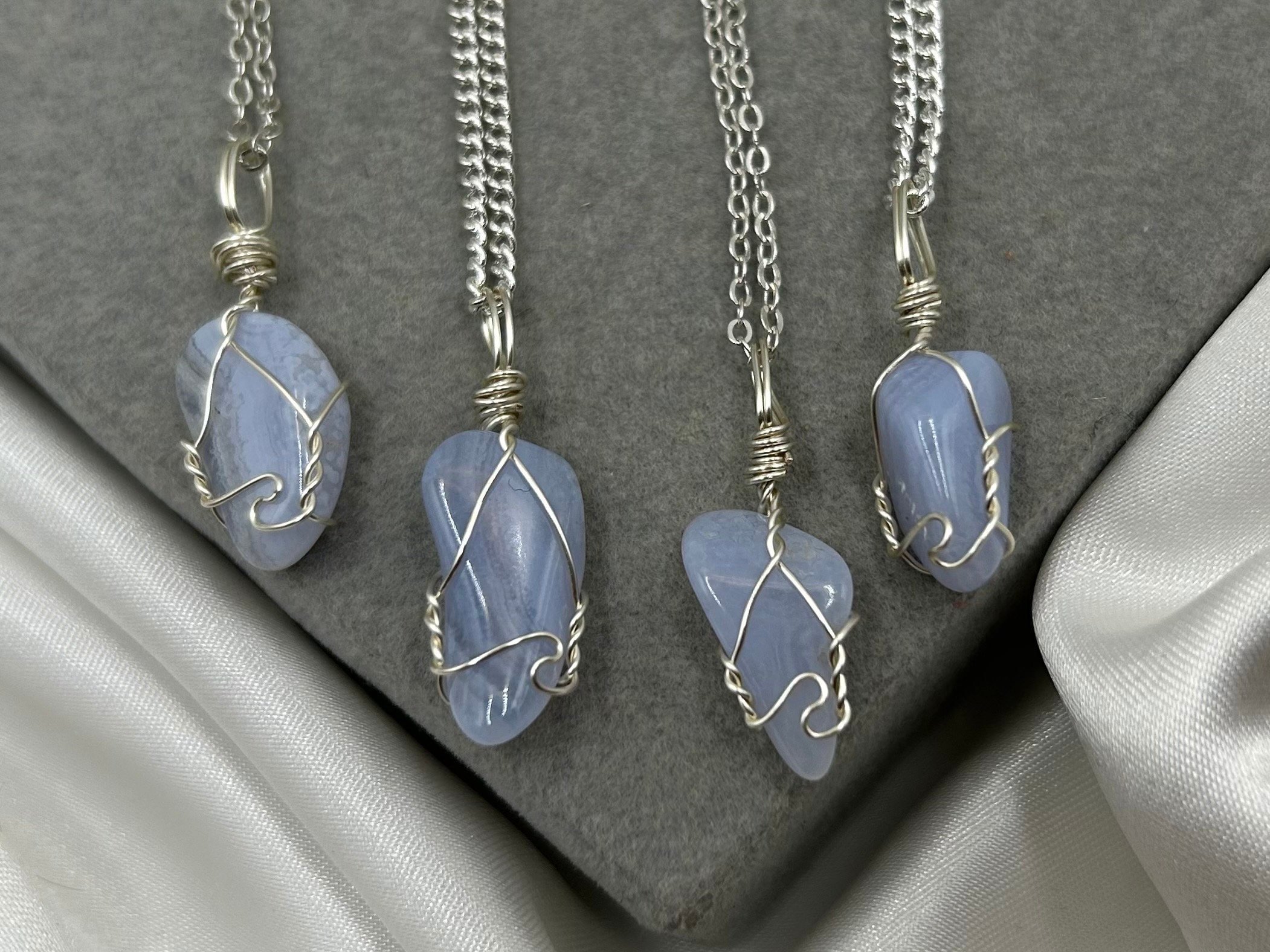 https://i.etsystatic.com/25751861/r/il/3812e7/5087434879/il_fullxfull.5087434879_fcwj.jpg