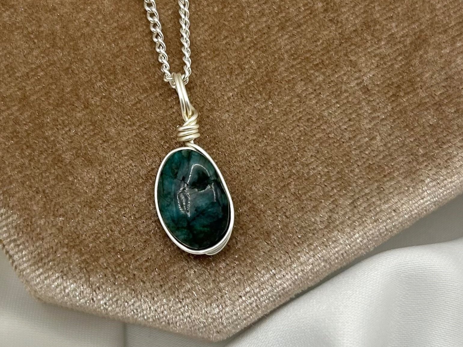 The Chunky Emerald Wrap Crystal Necklace - Silver