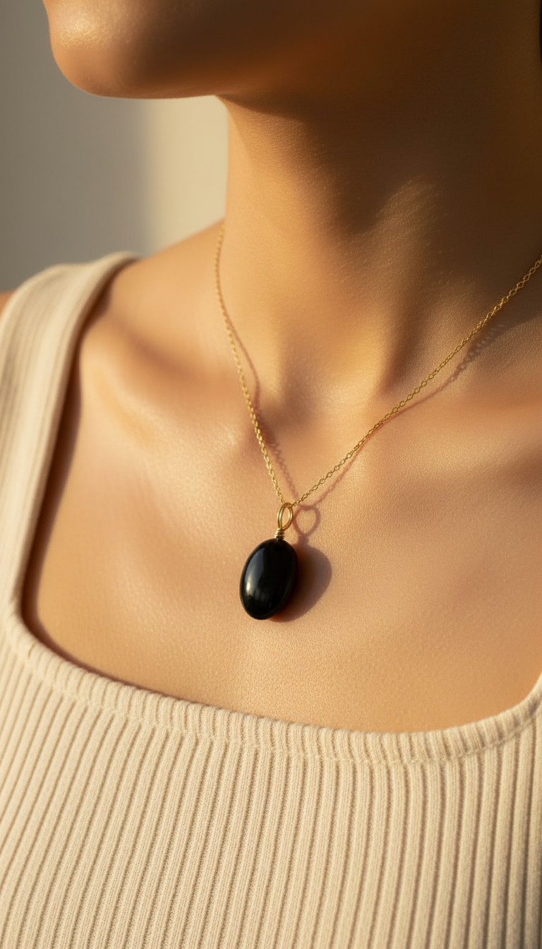 The Black Onyx Oval Crystal Necklace - Gold