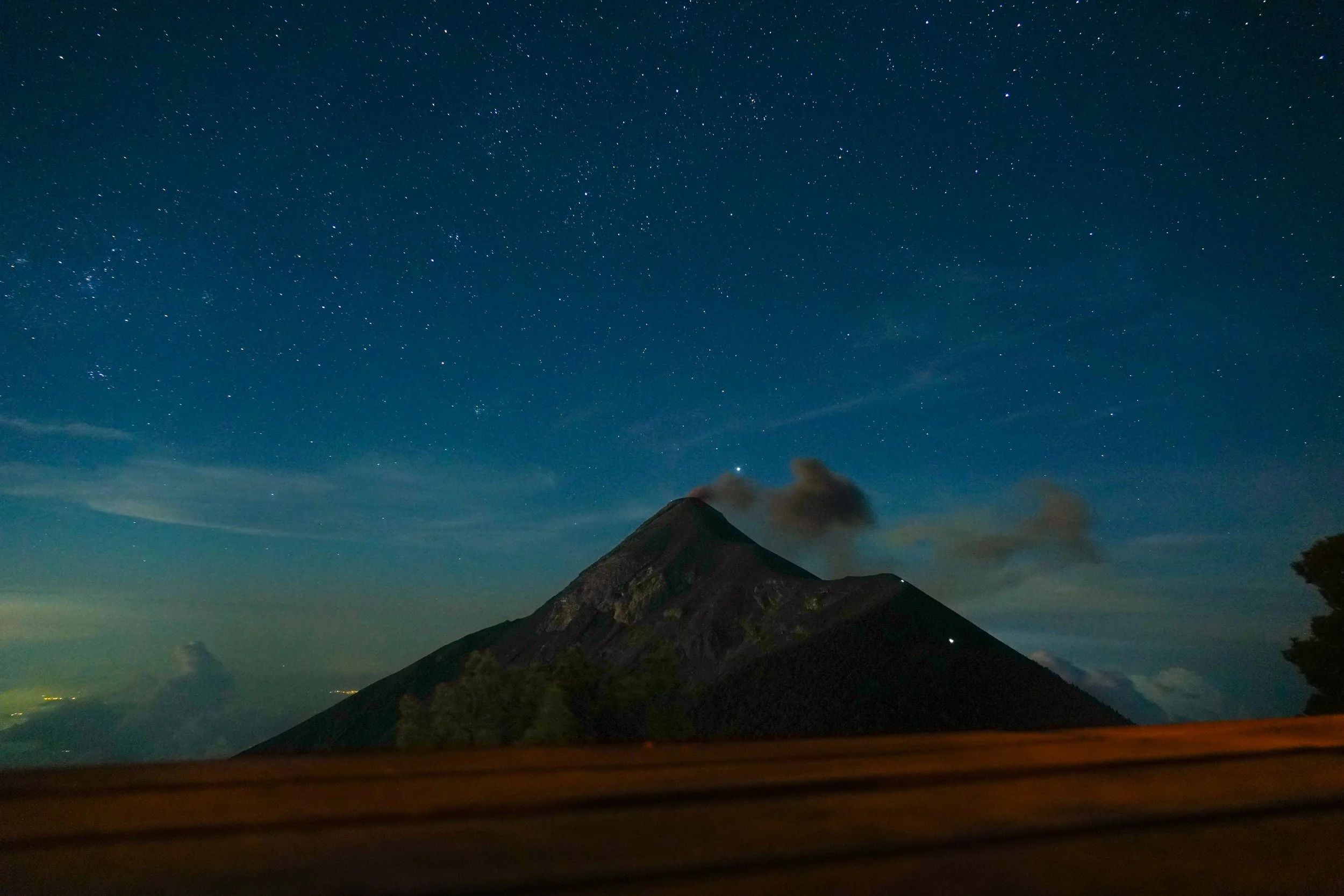 Volcan de Fuego at night, between eruptions