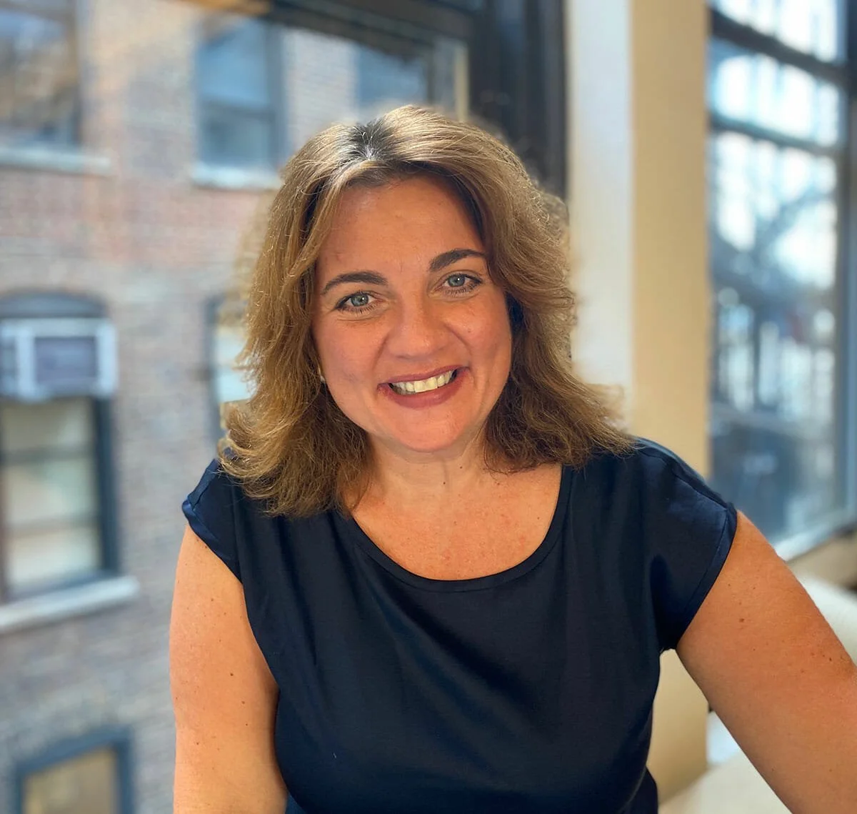 Headshot Robin_01.jpg