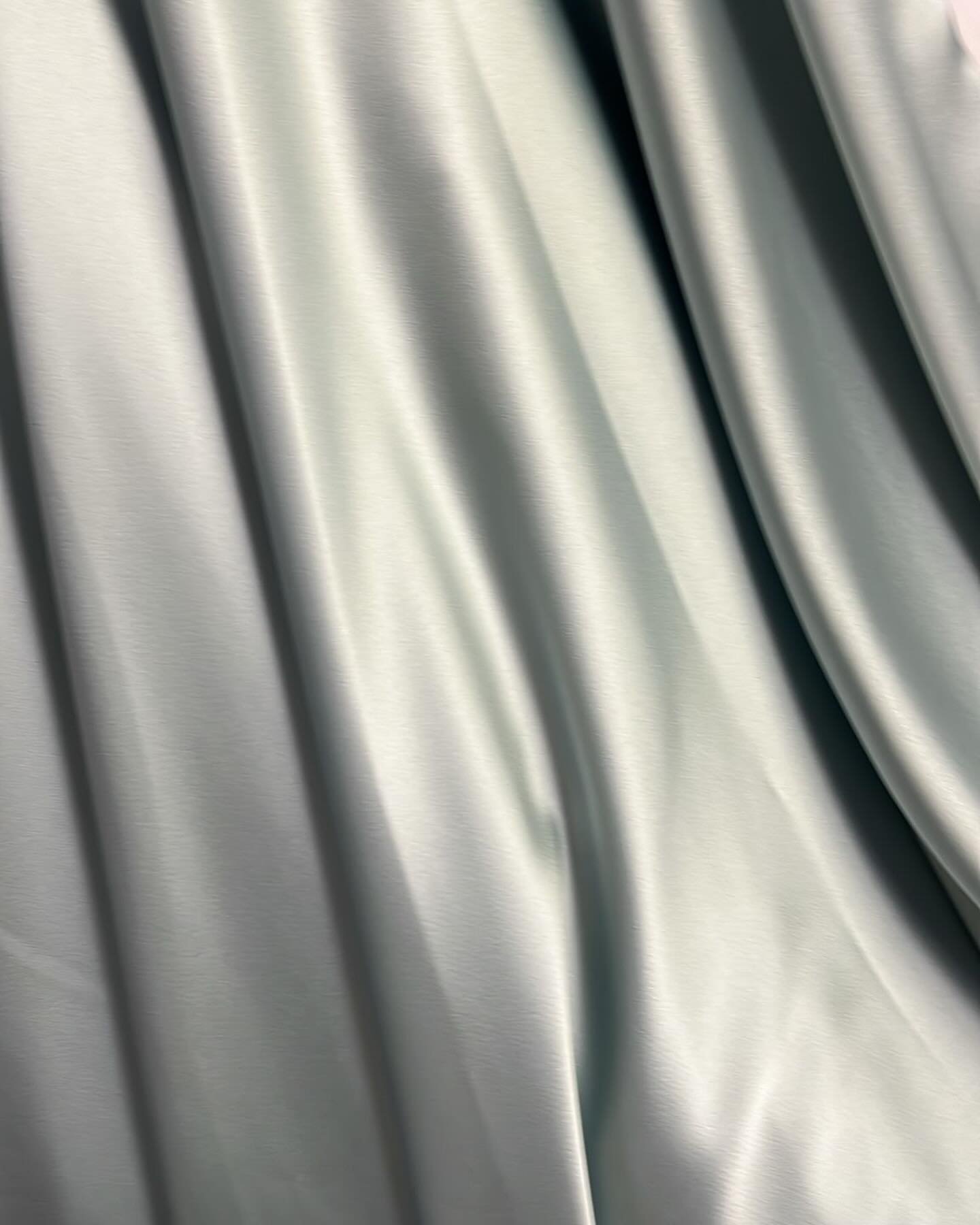 Swipe to see the result 😍
1. Choosing the fabric
2. Cutting (about 70 pieces incl. lining &amp; interlining!)
3. Sewing and draping
4. Finished dress
5. 💃🏽