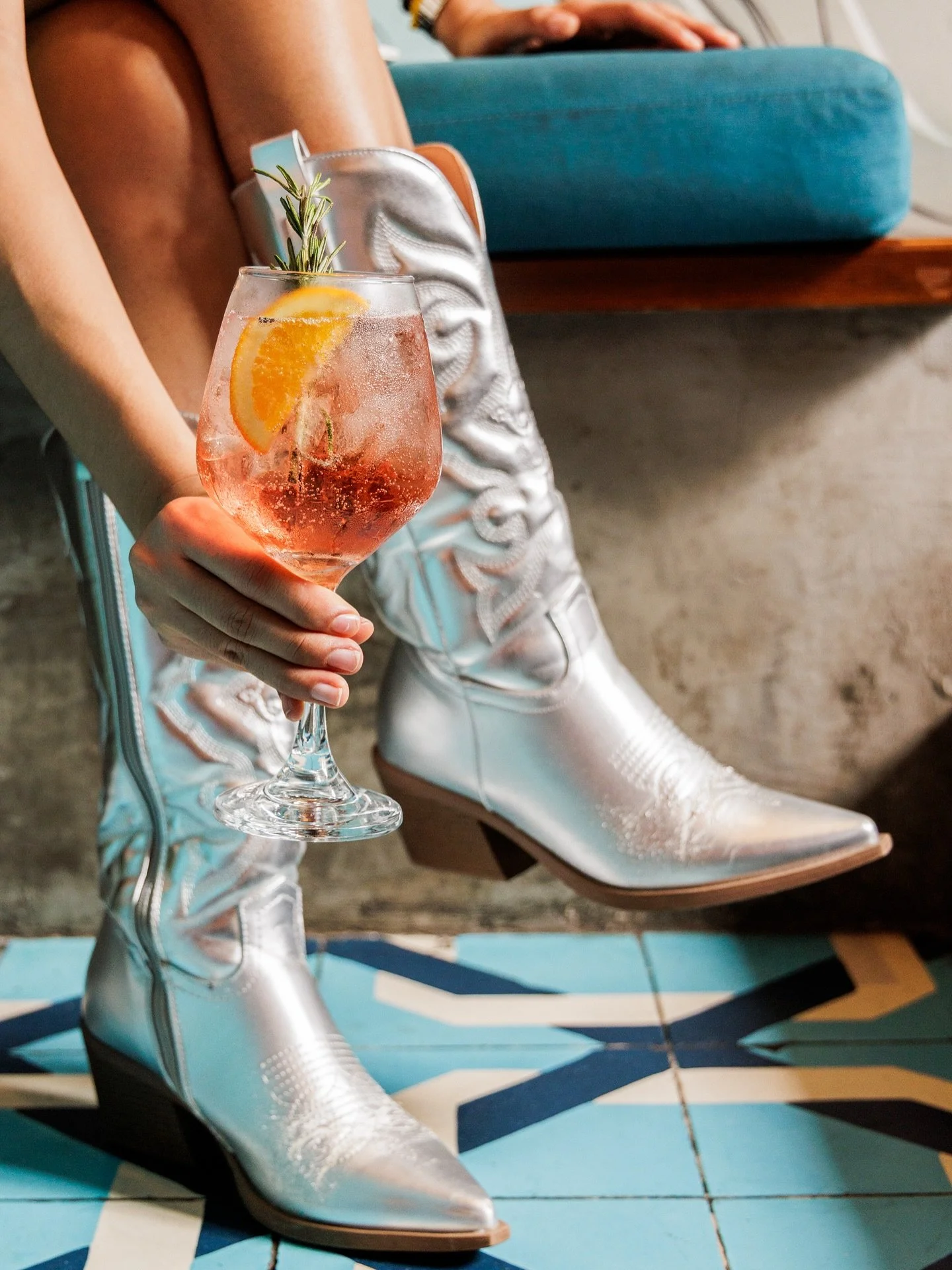 Cada c&oacute;ctel en T&aacute;ntalo es una obra de arte. 🎨🍹➡️
2.- Ananas Mezcalita
3.- Apple Allure 
4.- Colonial 
5.- Cristal
6.- Del Bosque
7.- Passion Delice
8.- Noche en el casco
9.- Patr&oacute;n mule 
🤤
Tan &uacute;nicos y deliciosos&hellip