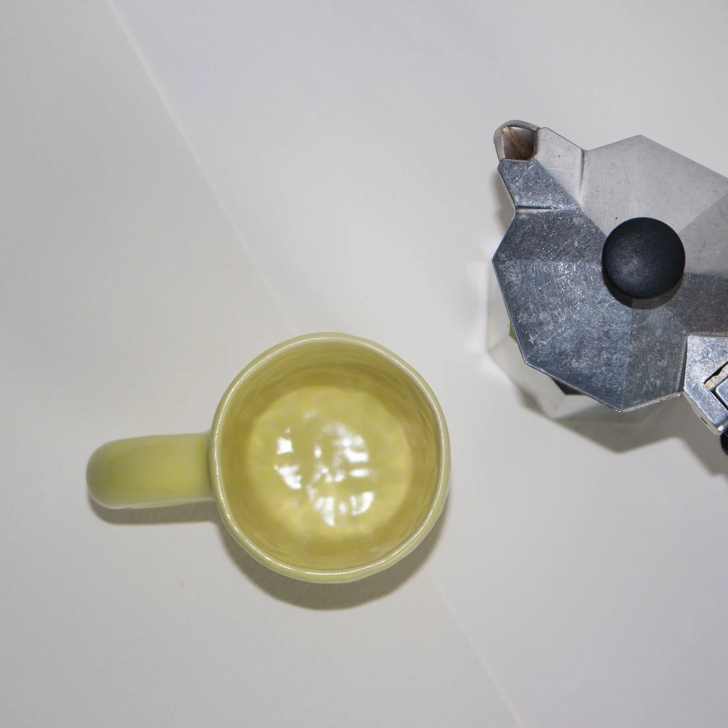 Yellow 🍋🍋&zwj;🟩💛
Just glazed up a bunch of mugs in this colour for @oddbirdfair ! When life gives you lemons, make a glaze to match. Or something.
.
.
.
#yellow #mellowyellow #mugs #muglife #pottery #ceramics #handmade #porcelain #handmadepottery