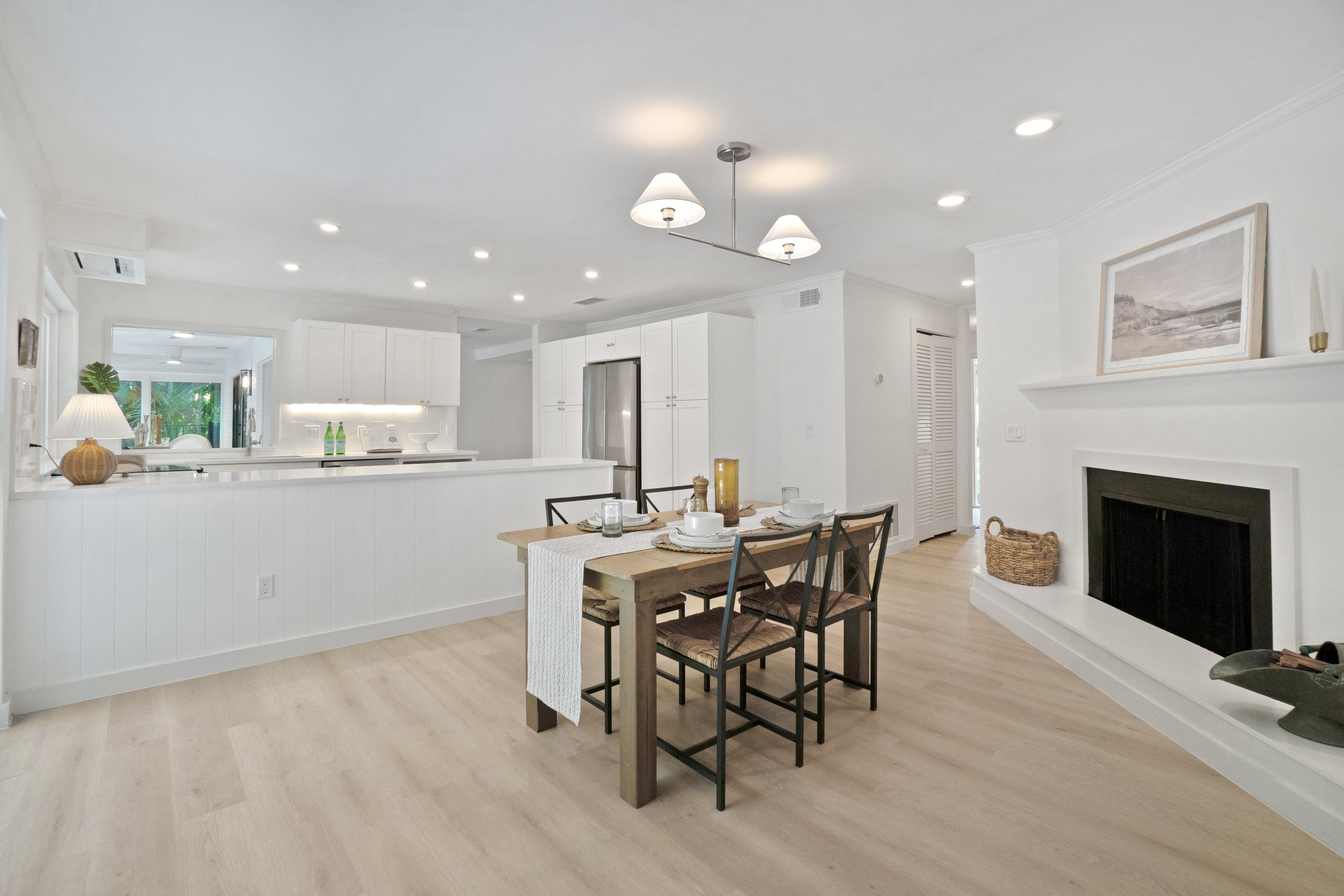 09 - Dining Room 02.jpg