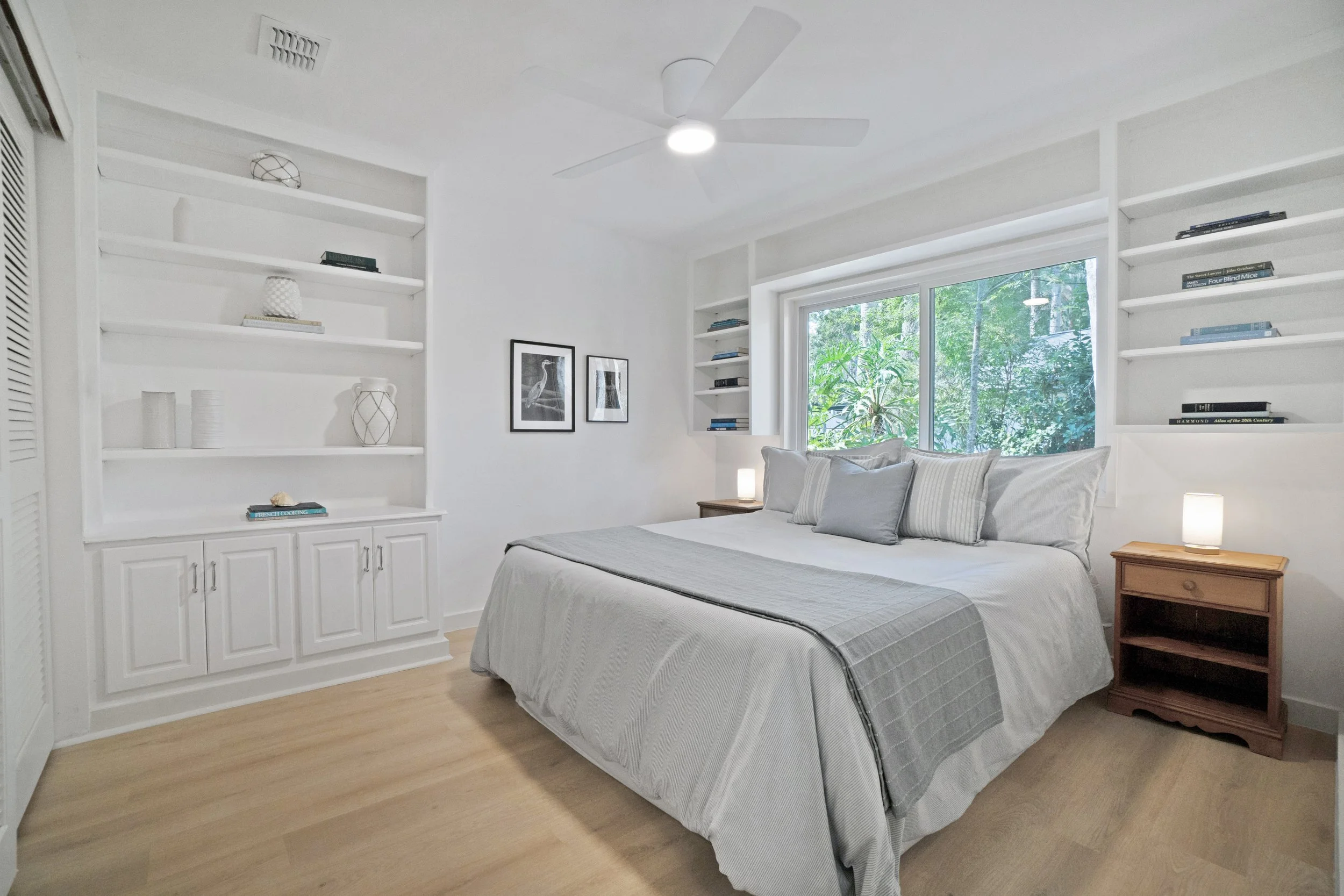 31 - Front Bedroom 01.jpg