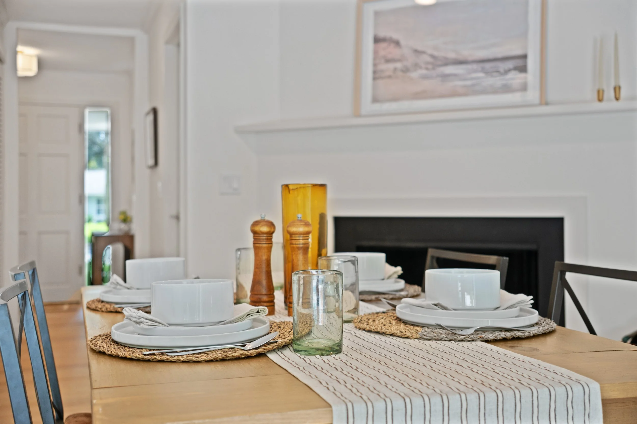 08 - Dining Room 04.jpg