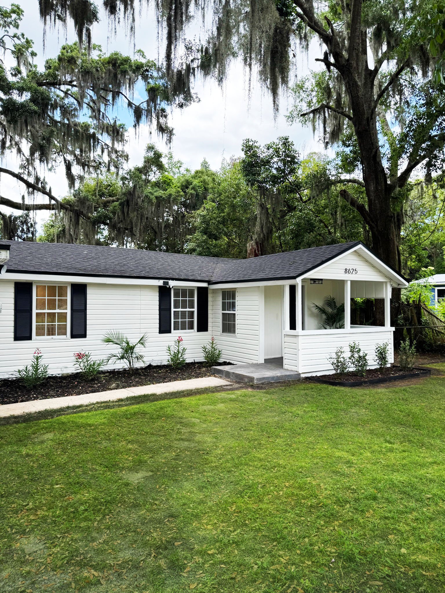 01 front exterior 2.jpg