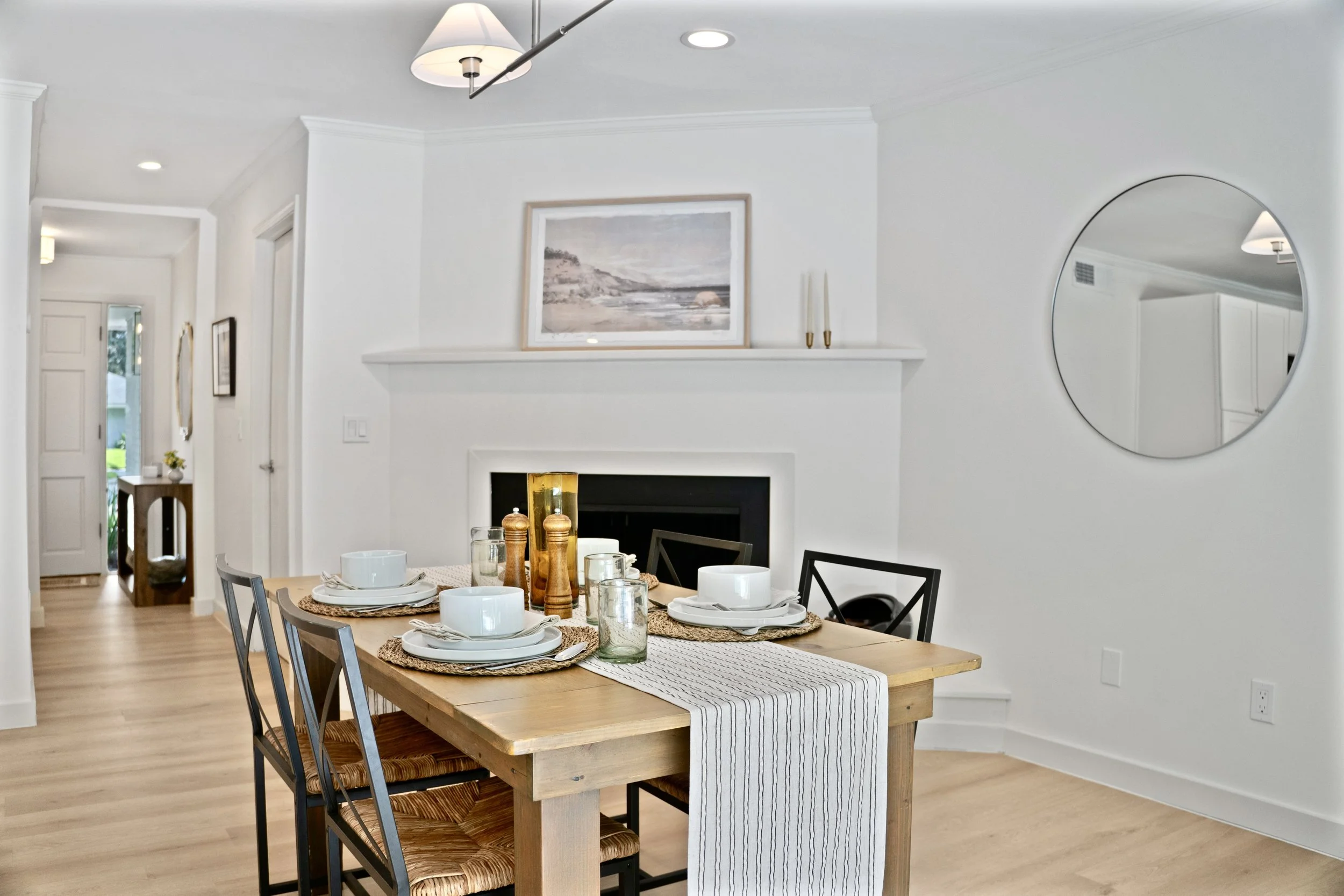 07 - Dining Room 03.jpg