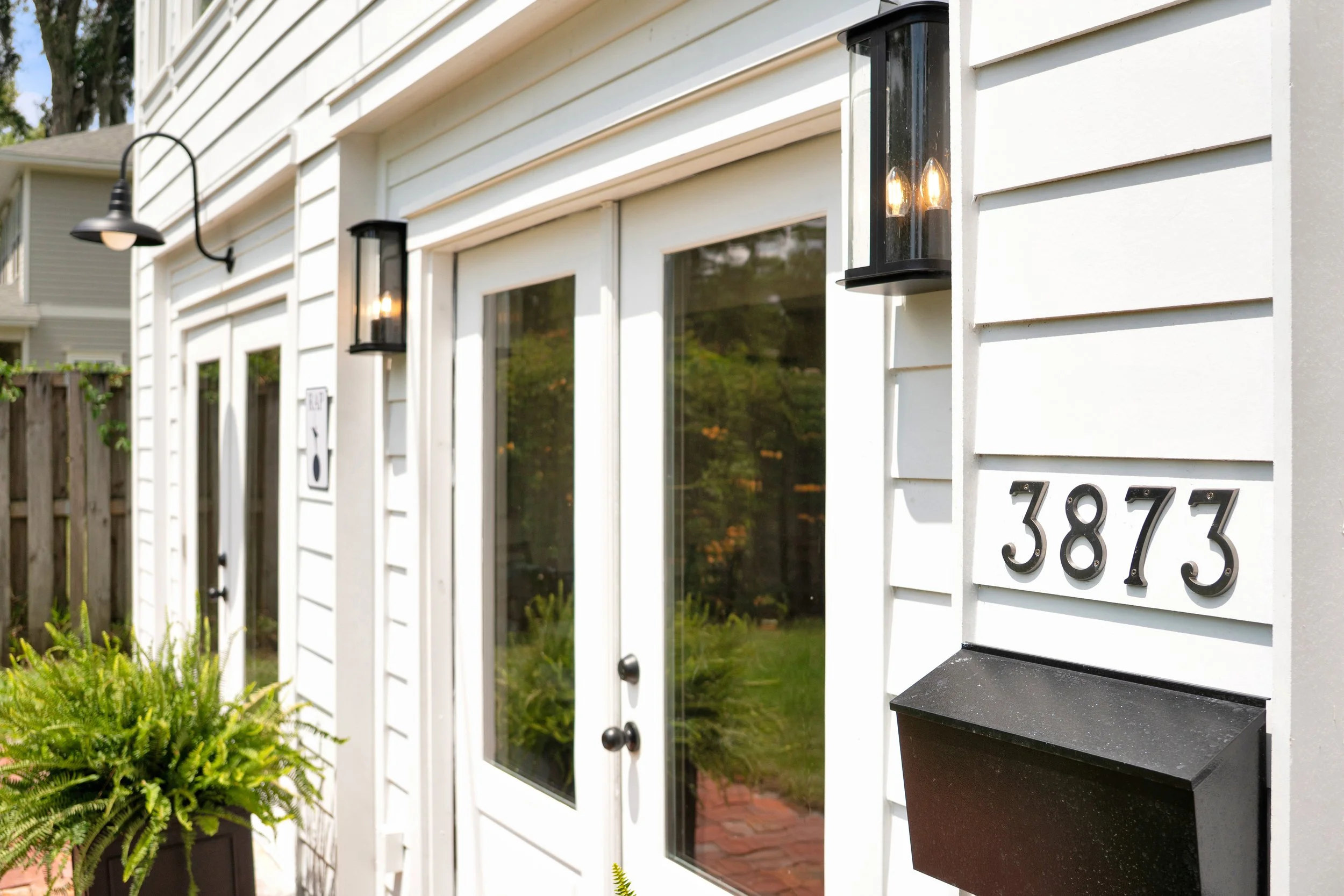 03 FRONT EXTERIOR 7 DETAIL NDP01239.jpg