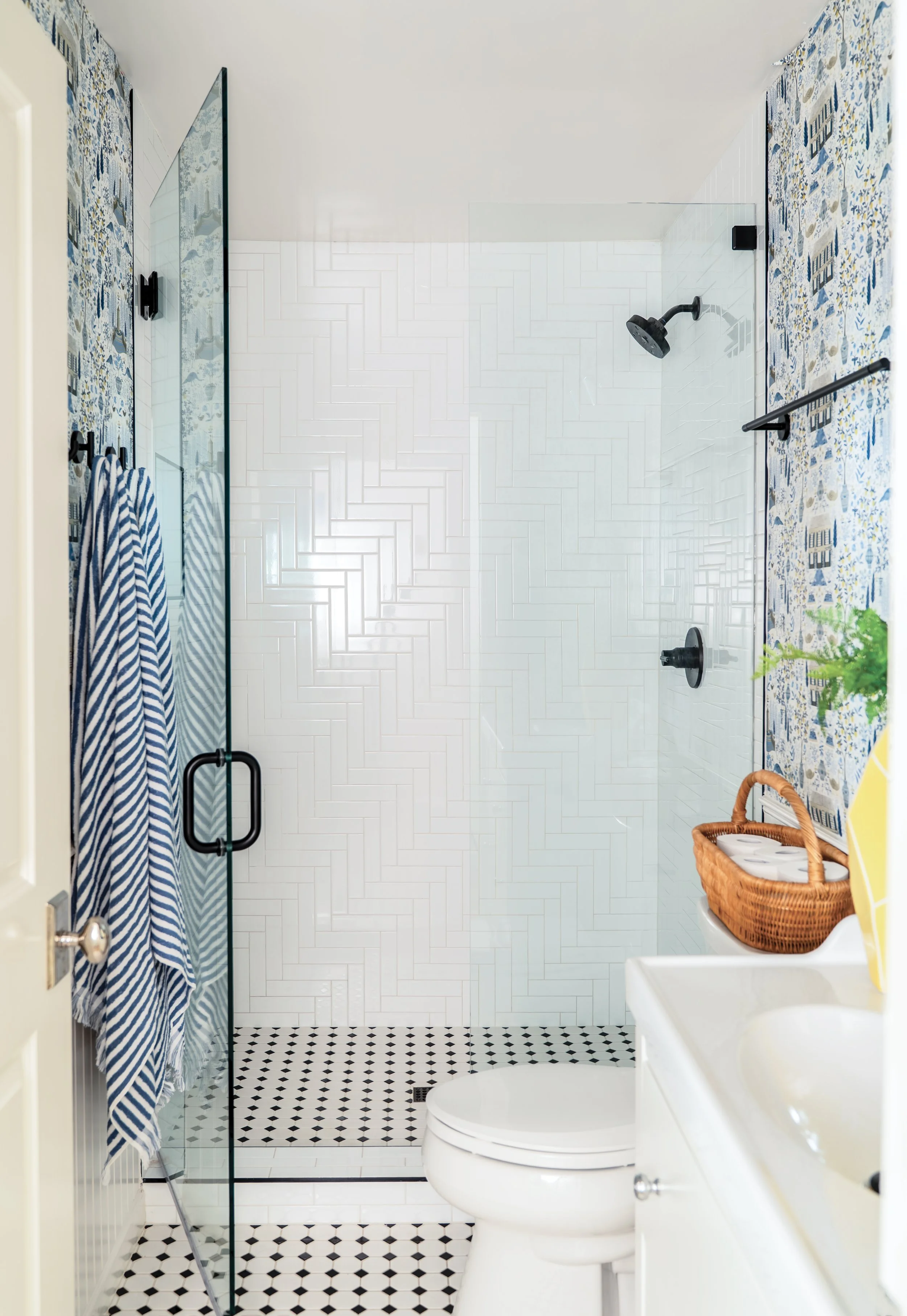 Lambert Home - Powder Bath