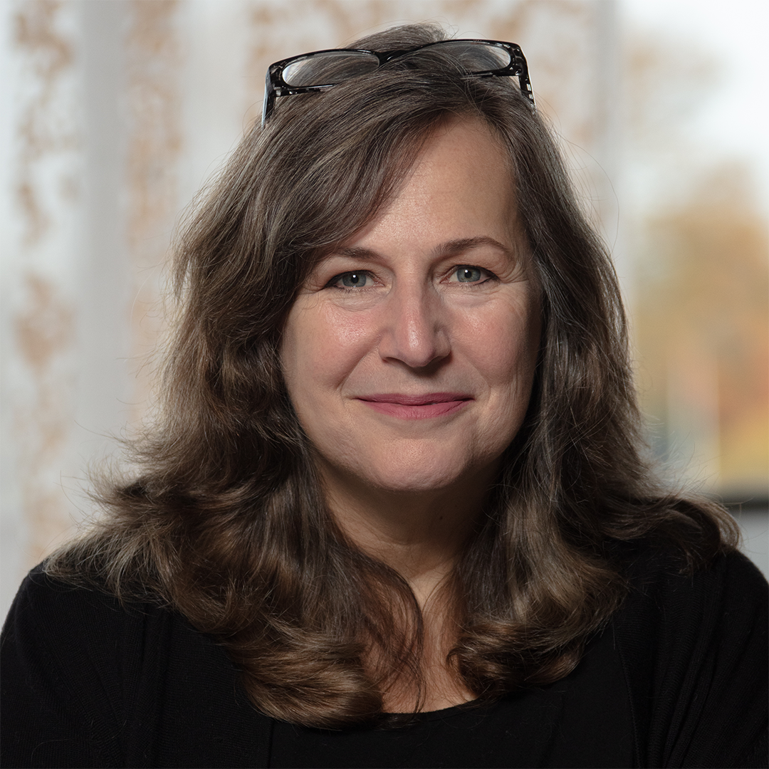 LE Portrait-JBS_0135-Square - Laura Earle.png