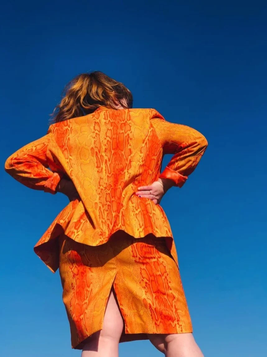 An entire new rack of dreamy spring pieces just arrived in the shop, come see for yourself! Open till 6 today 🧡