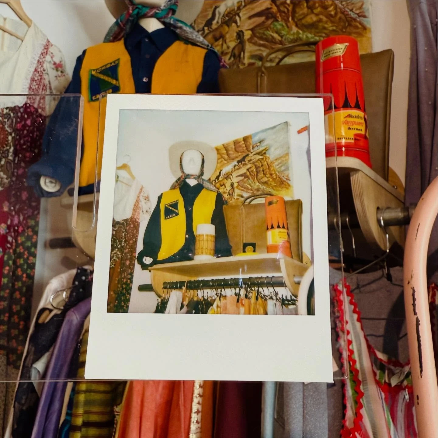 𝙰 𝚁𝚞𝚜𝚝 𝙱𝚎𝚕𝚝 𝙳𝚎𝚕𝚒𝚐𝚑𝚝!
These pieces traveled all the way from Illinois, Indiana, Michigan, Ohio and through the delightful mountains of Pennsylvania to land right here for your shopping pleasure. Come see the new collection for yourself