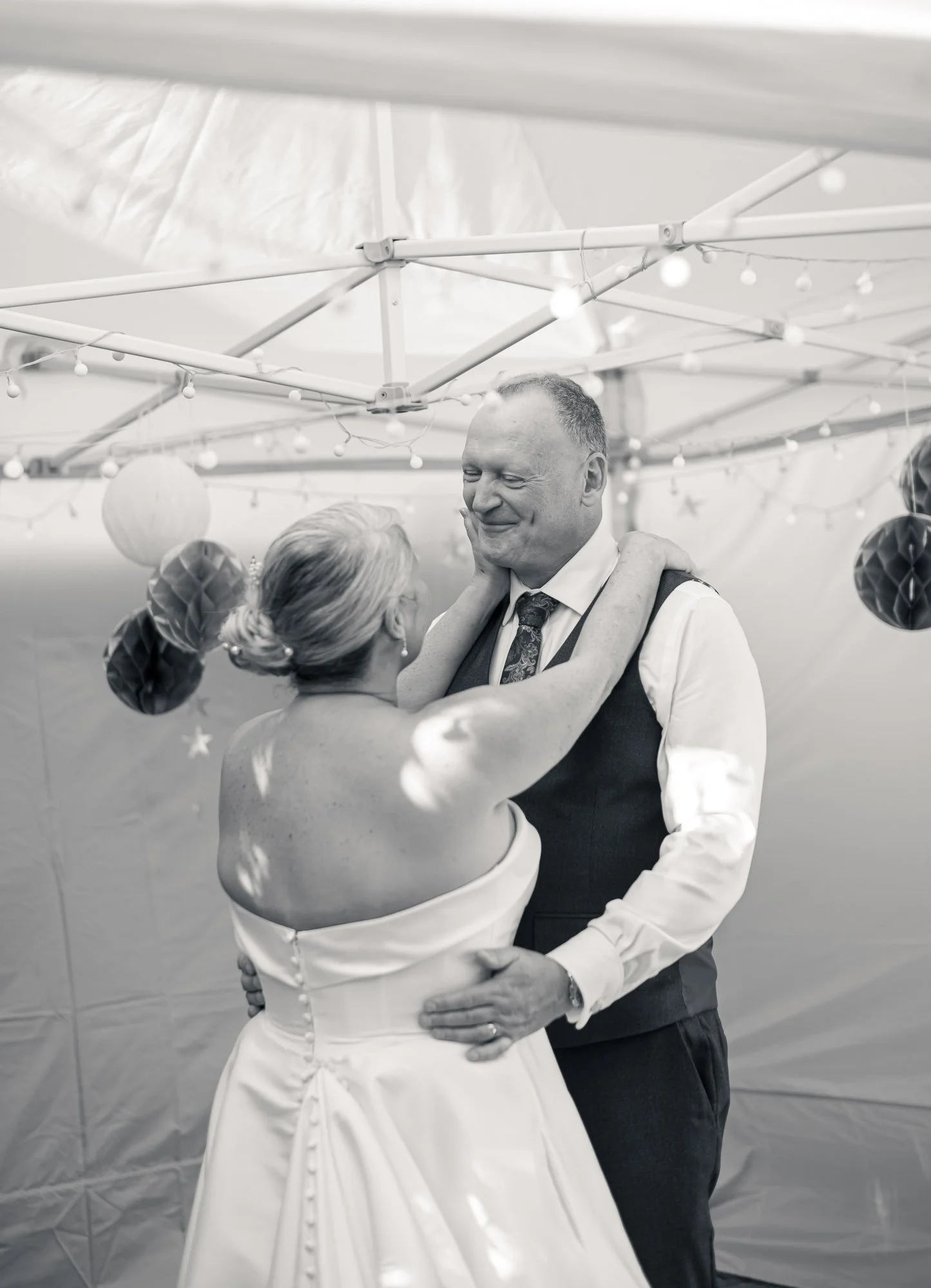 wedding--garden-party-kent-03357.jpg