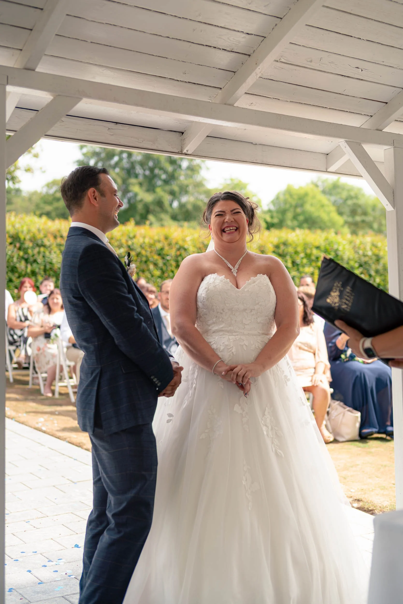 Bride-Laughing-Darenth-Kent-05817.jpg