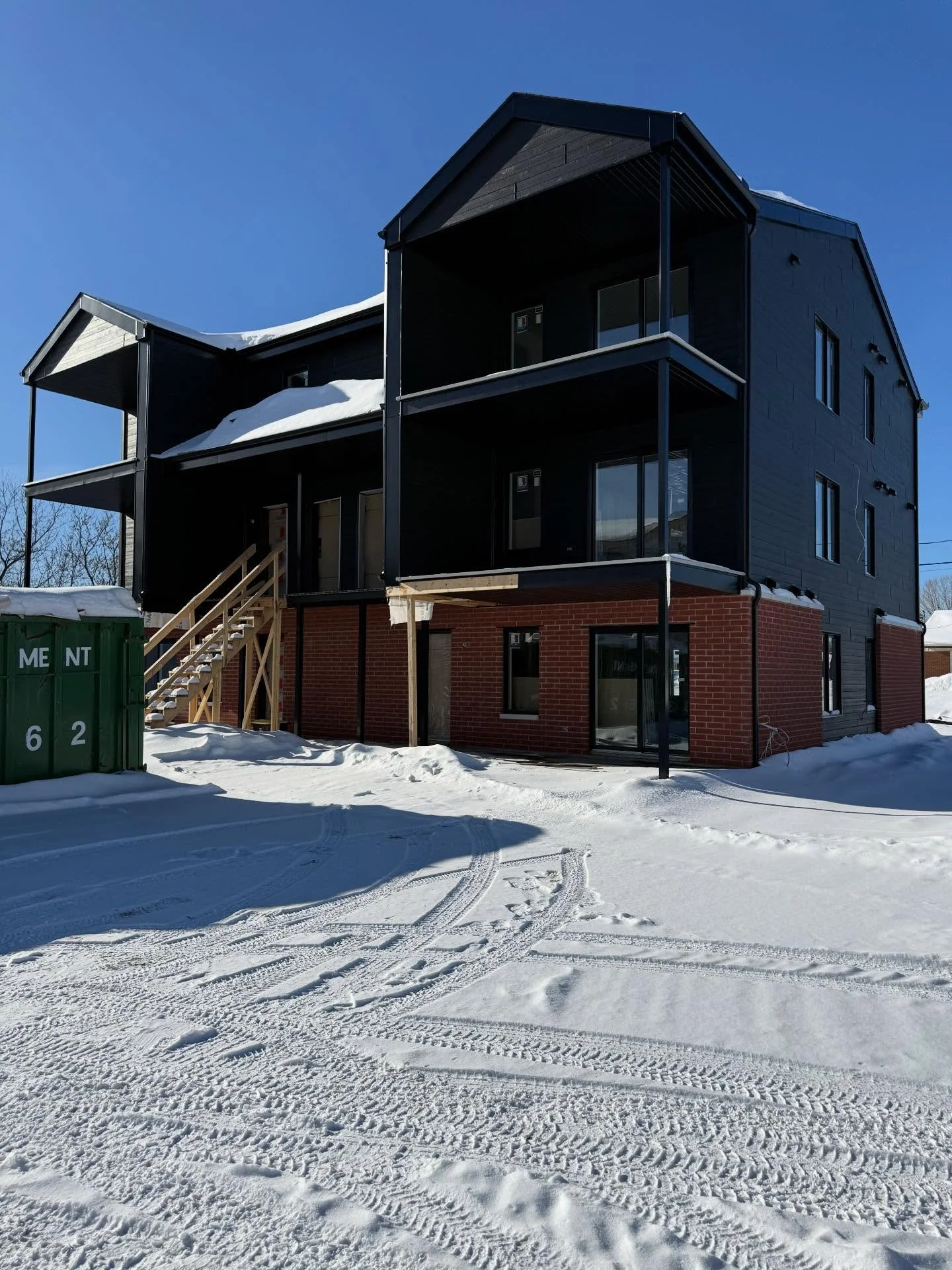 Avancement de l&rsquo;un de nos projets en construction : 5 immeubles de 6 logements &agrave; Shawinigan, secteur Saint-Georges, qui seront livr&eacute;s le 1er juillet 2026.