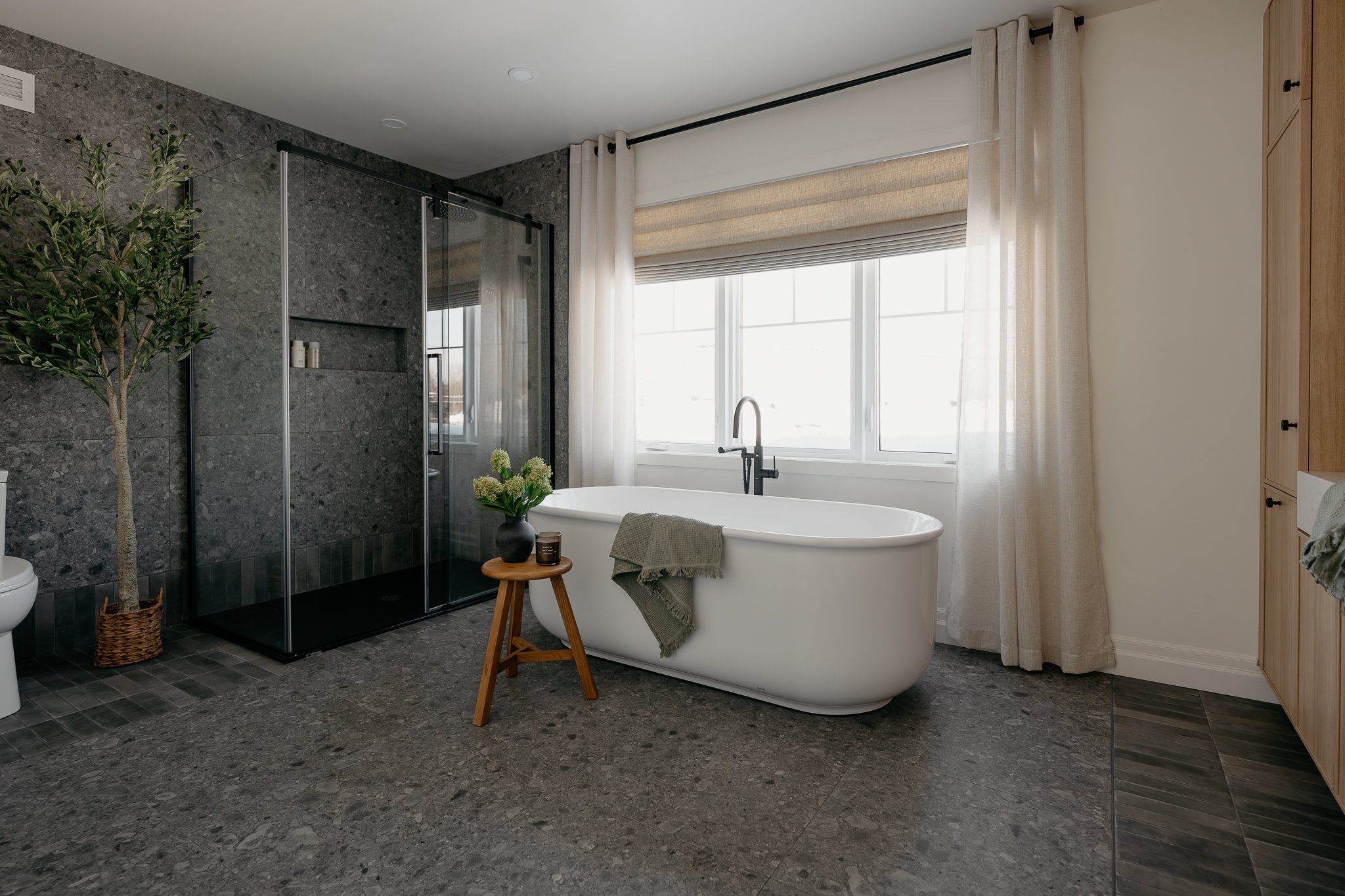 Construction Marc Beaulieu-salle de bain-céramique-construction neuve.JPG