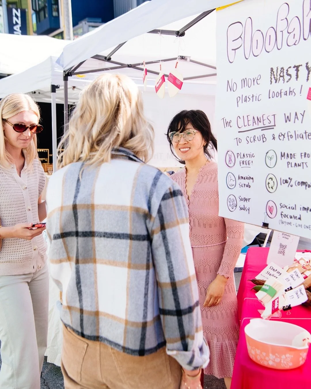 ✨There&rsquo;s something EXTRA special about Shopping Small during the holiday season!✨
.
Whether you&rsquo;re gifting a loved one something from a Maker or Small Business you know, or treating yourself to something special from a new favorite, HEAD 